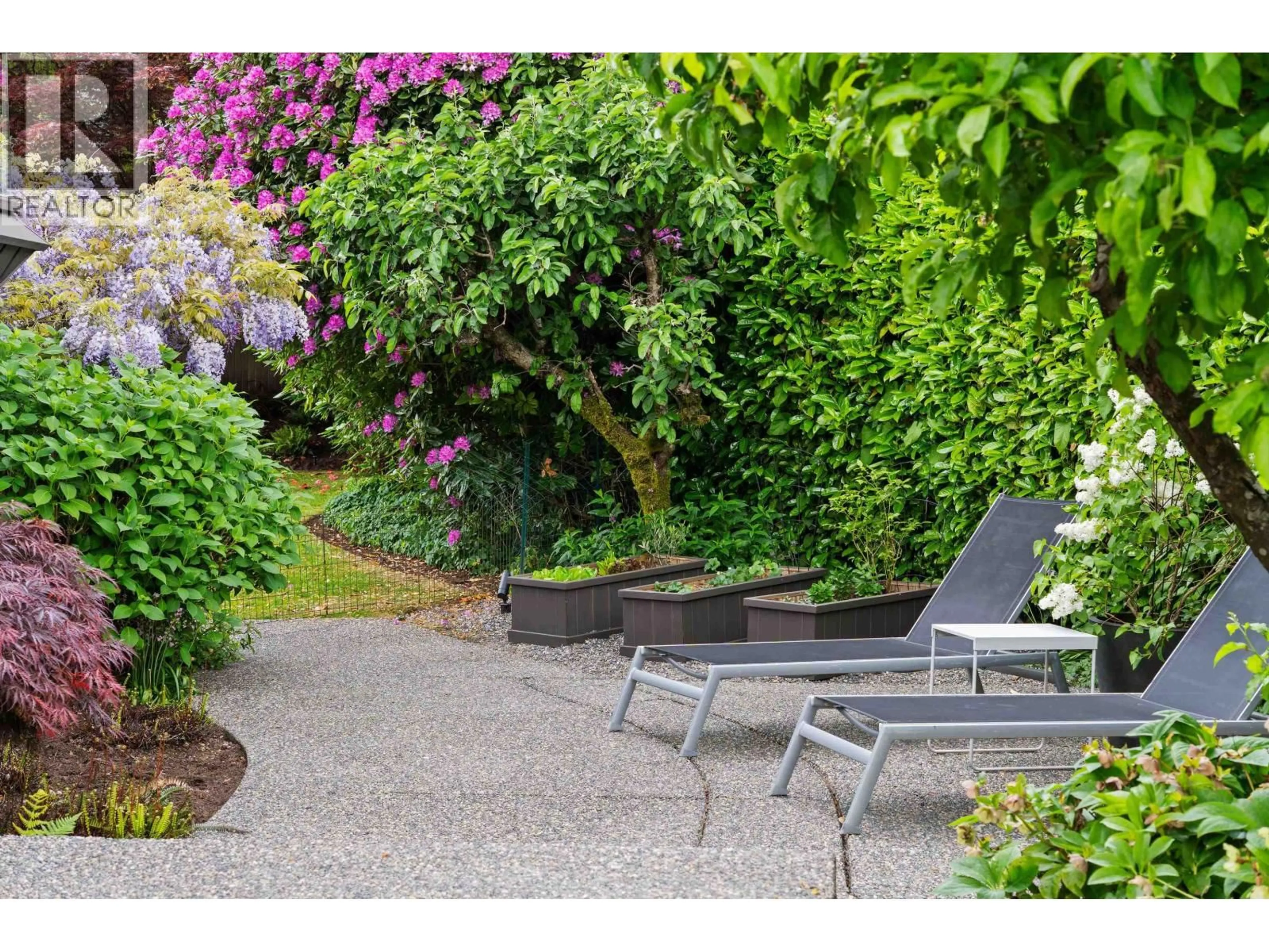 Patio, street for 1873 ESQUIMALT AVENUE, West Vancouver British Columbia V7V1S1