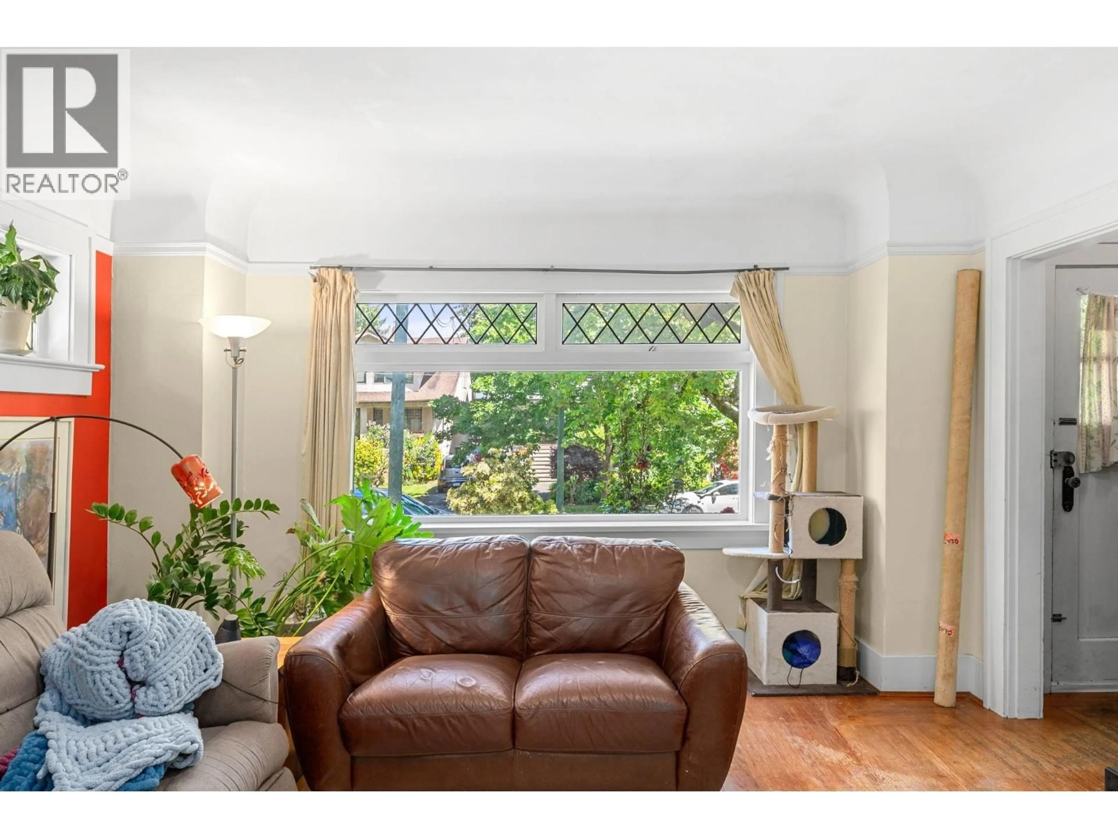Living room with furniture, unknown for 3218 6TH AVENUE, Vancouver British Columbia V6K1X8