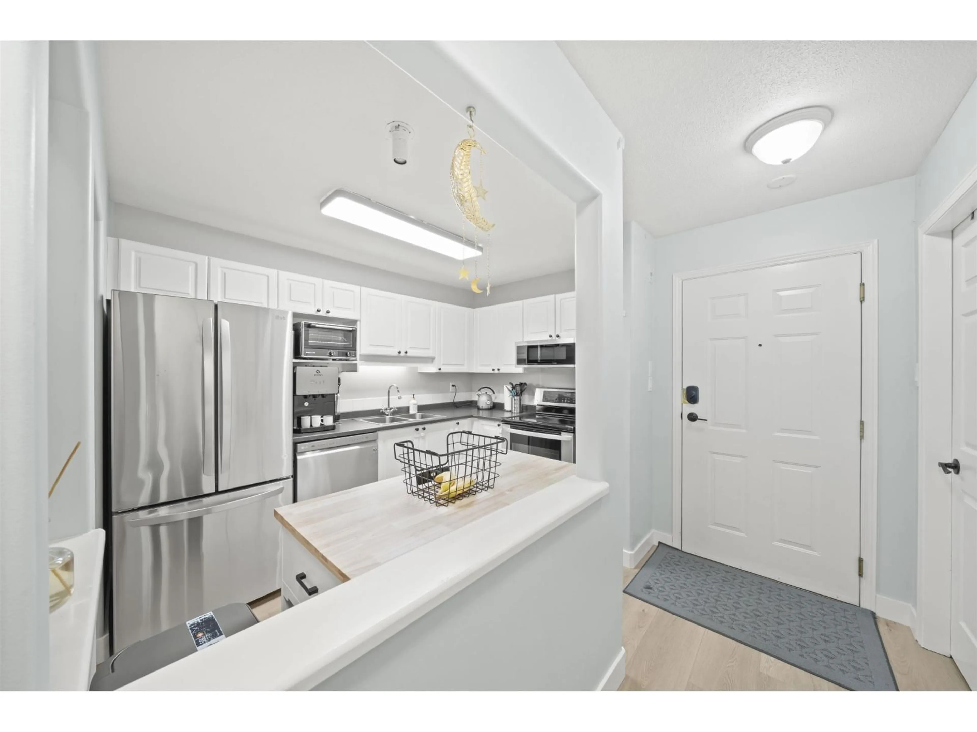 Standard kitchen, unknown for 103 - 20189 54 AVENUE, Langley British Columbia V3A3W2