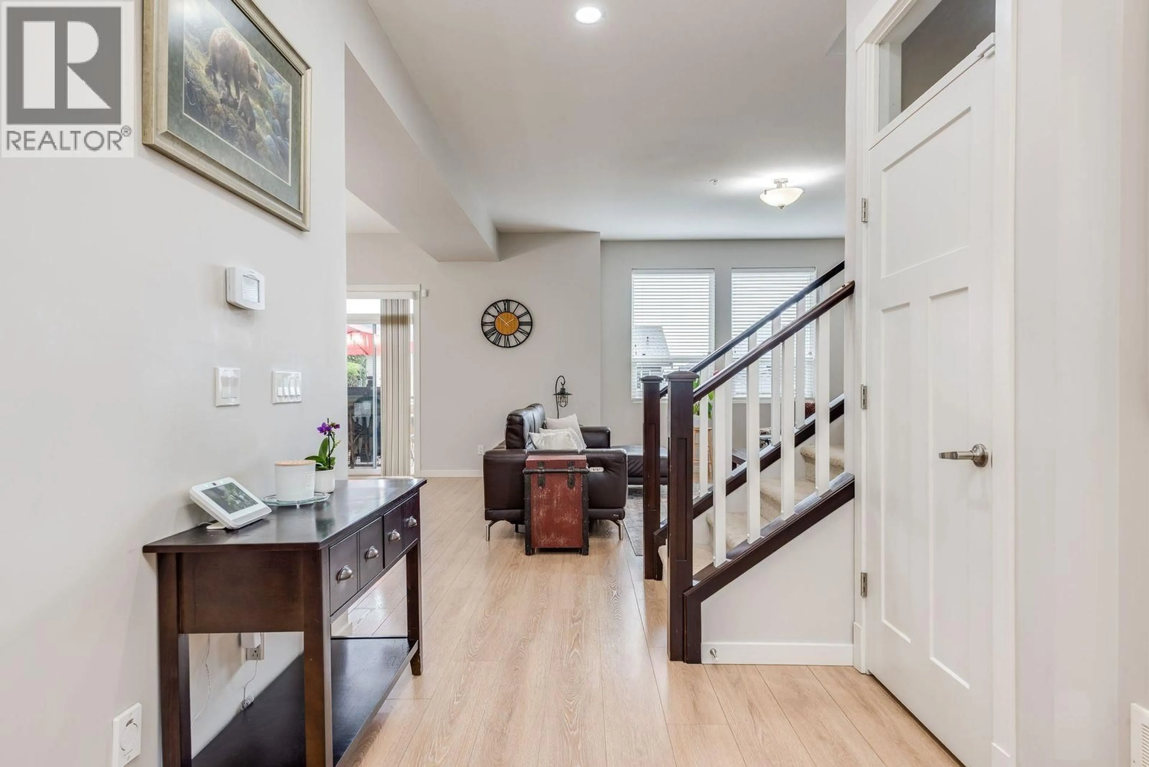 Indoor entryway for 24406 113 AVENUE, Maple Ridge British Columbia V2W0H4