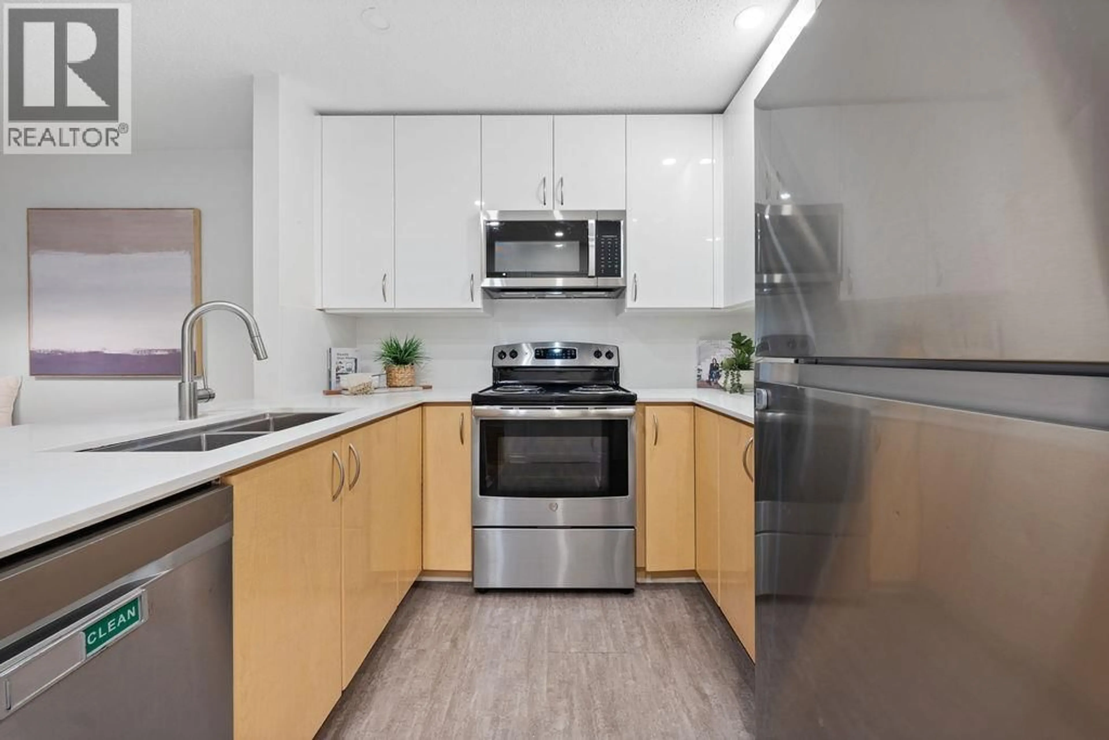 Standard kitchen, unknown for 104 - 3023 W 4TH AVENUE, Vancouver British Columbia V6K1R5