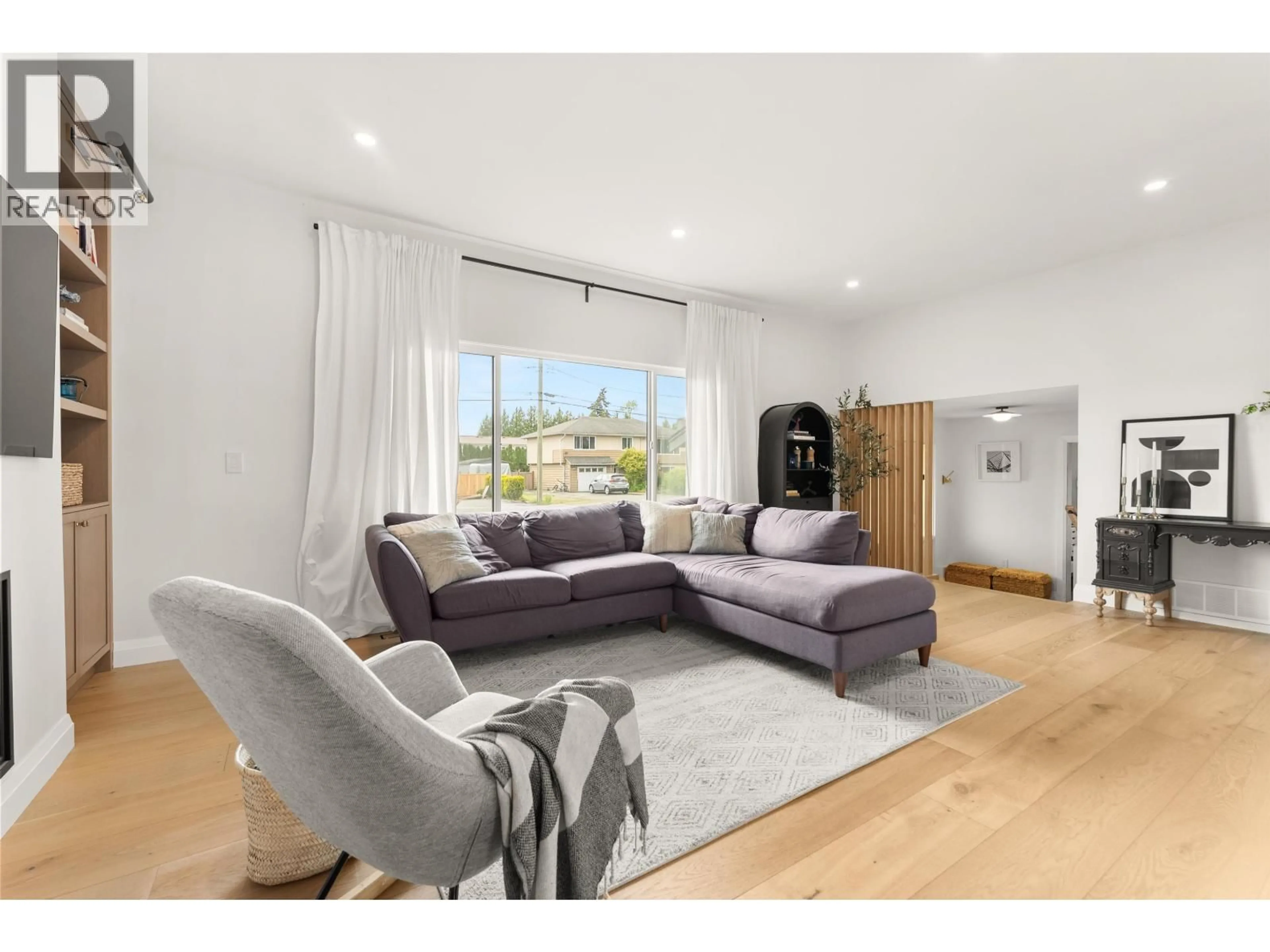 Living room with furniture, unknown for 4894 58 STREET, Delta British Columbia V4K3H5