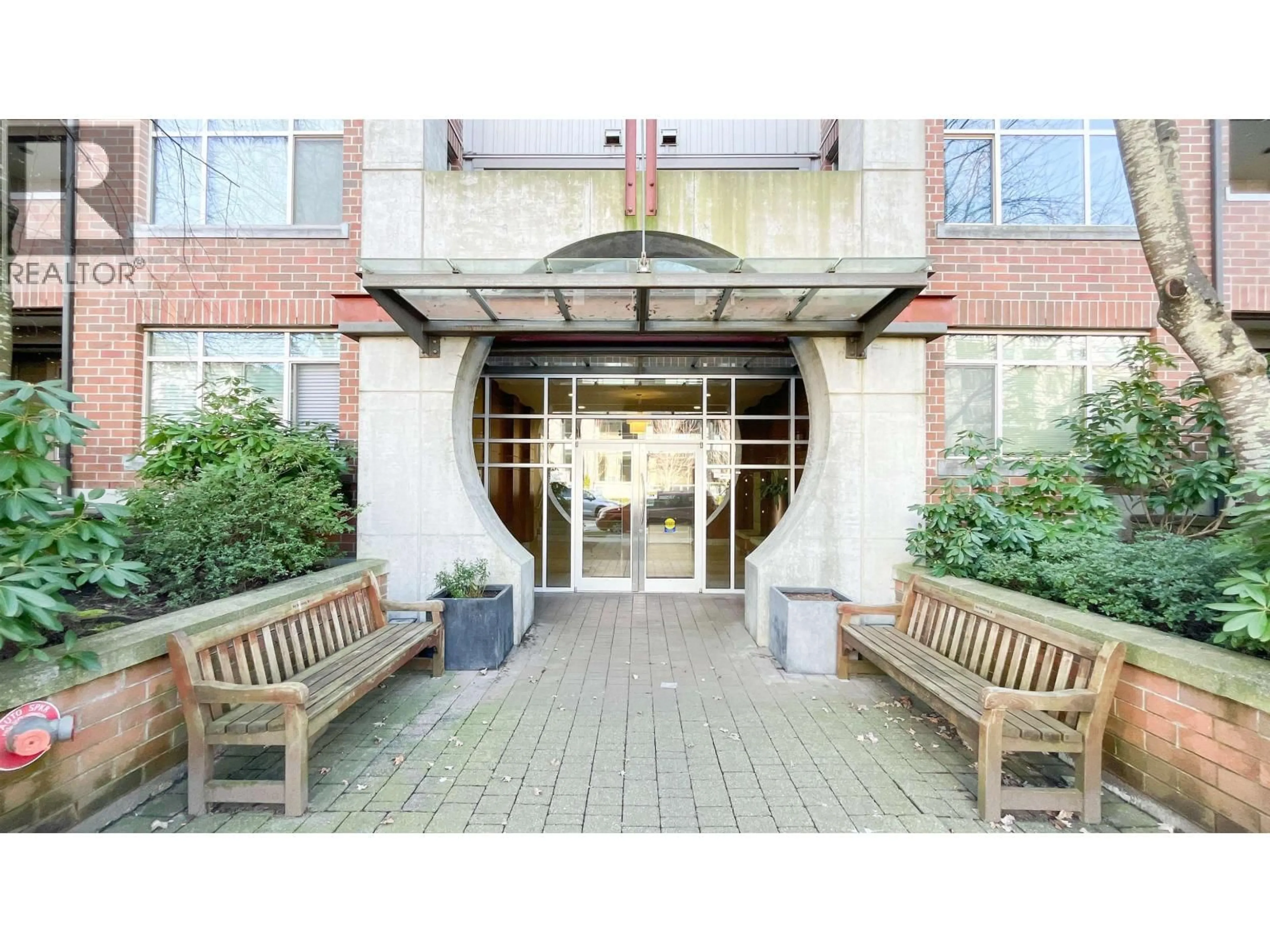 Indoor foyer for 228 - 9288 ODLIN ROAD, Richmond British Columbia V6X0C3