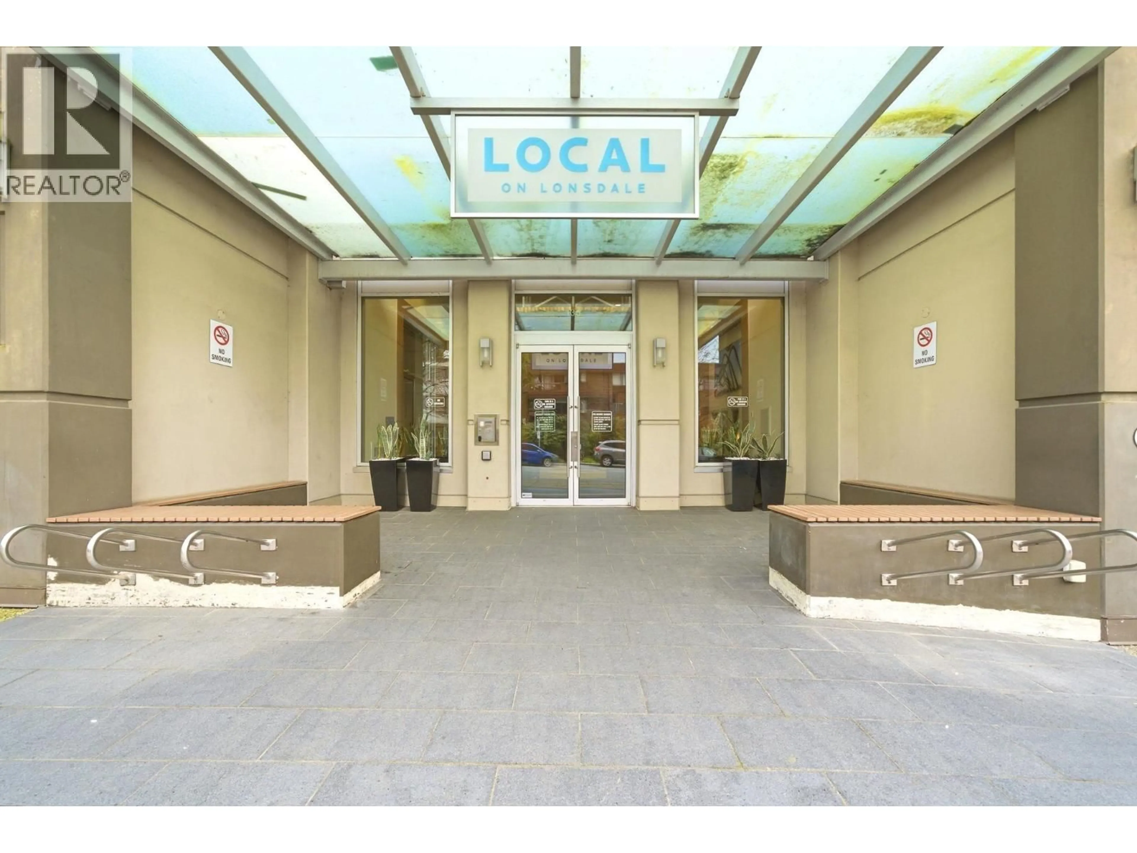Lobby for 705 - 135 17TH STREET, North Vancouver British Columbia V7L0C4