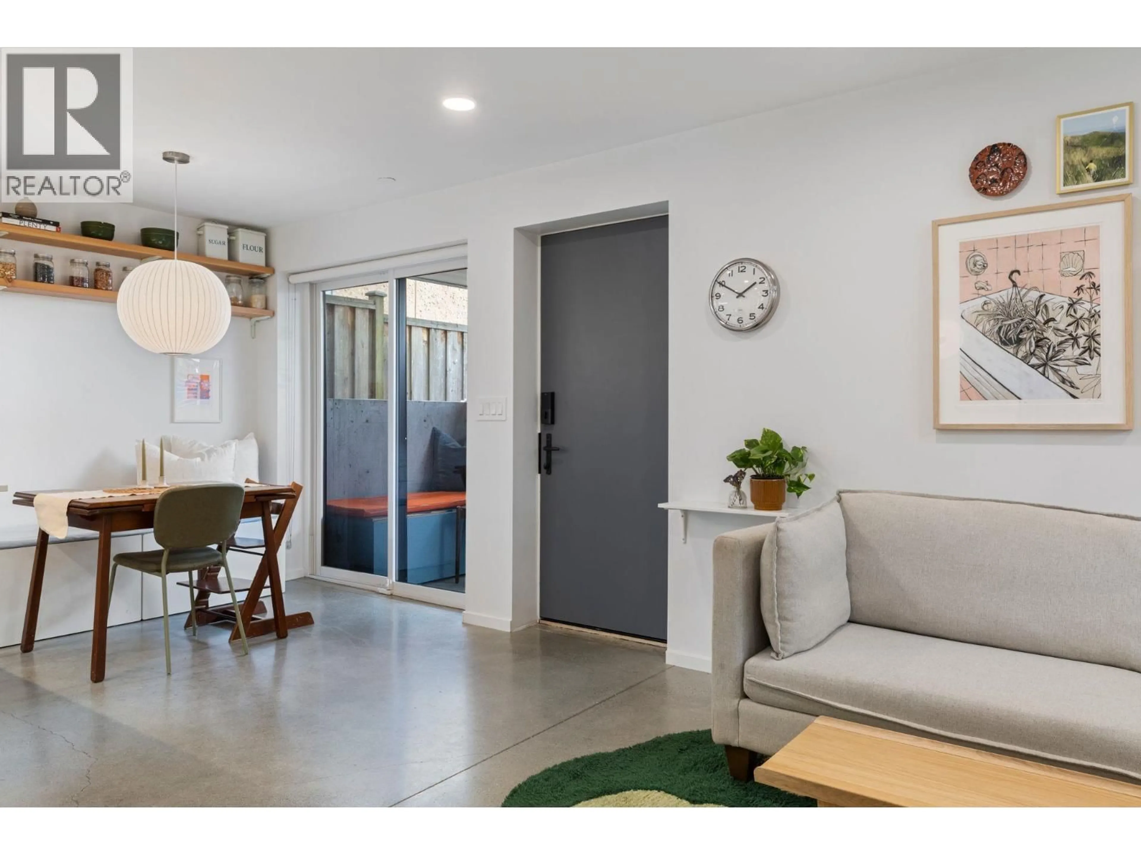 Indoor entryway for 2333 NAPIER STREET, Vancouver British Columbia V5L2P4