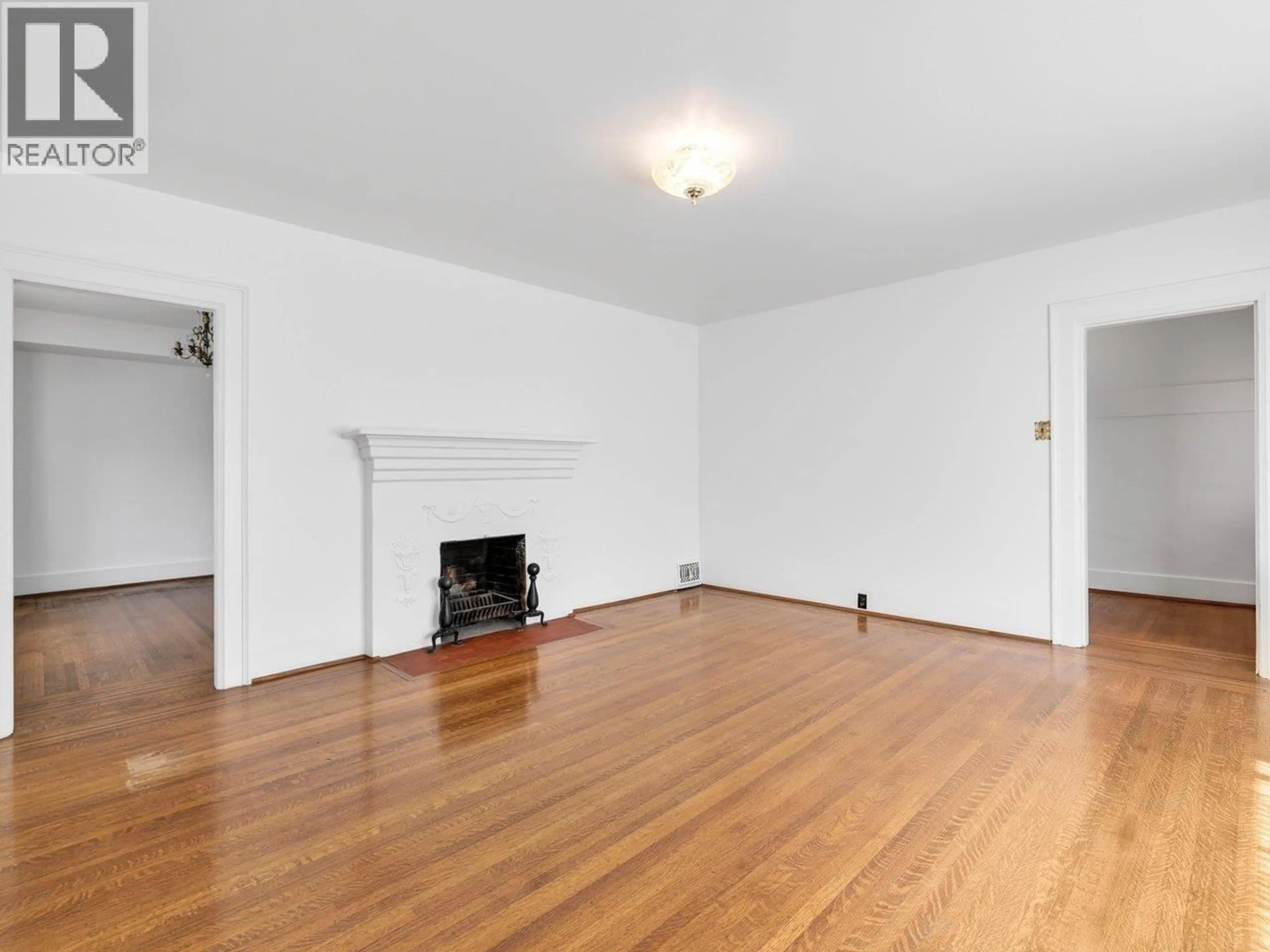 A pic of a room for 2087 26TH AVENUE, Vancouver British Columbia V5N2W3