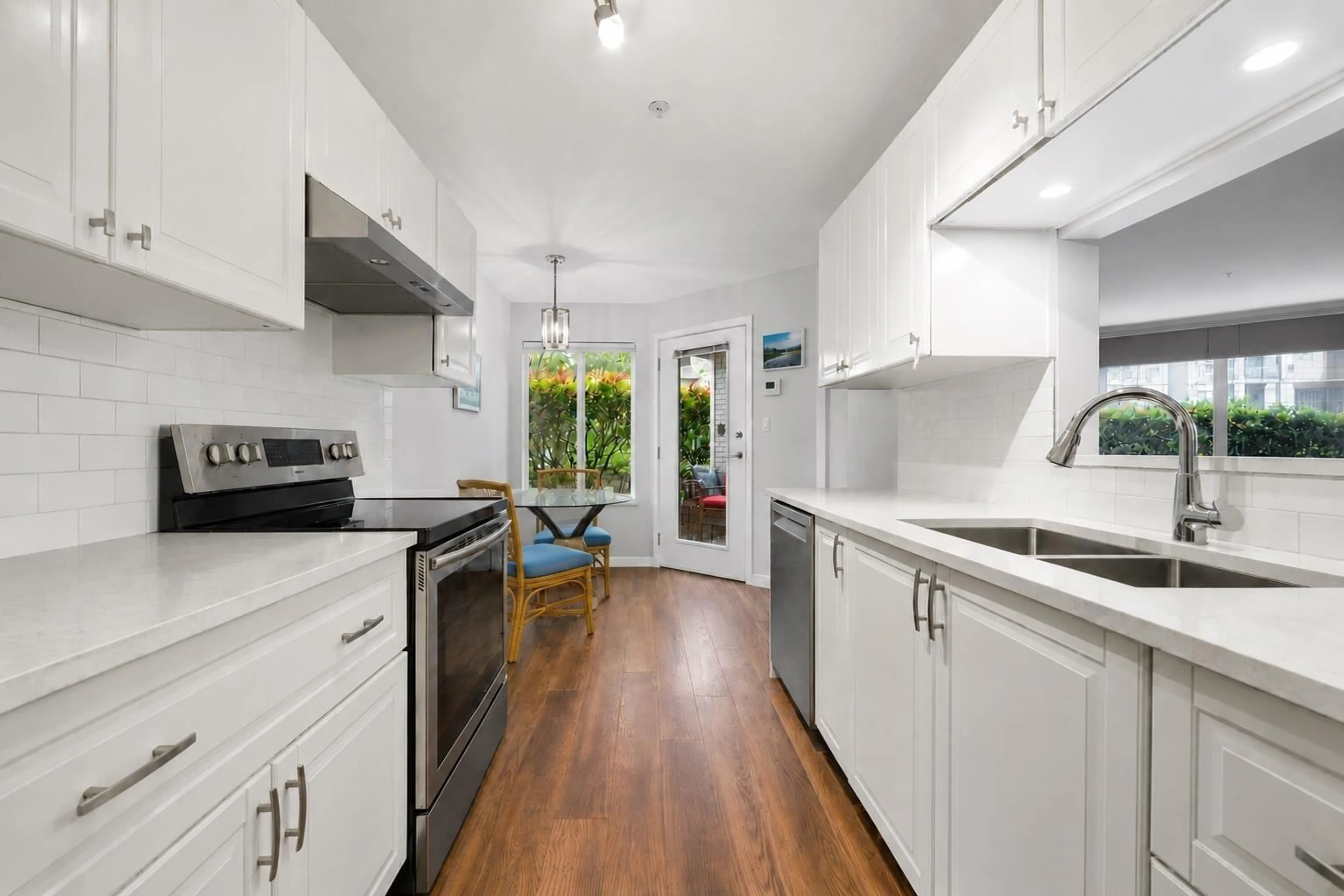 Unknown for 106 - 20200 54A AVENUE, Langley British Columbia V3A3W7