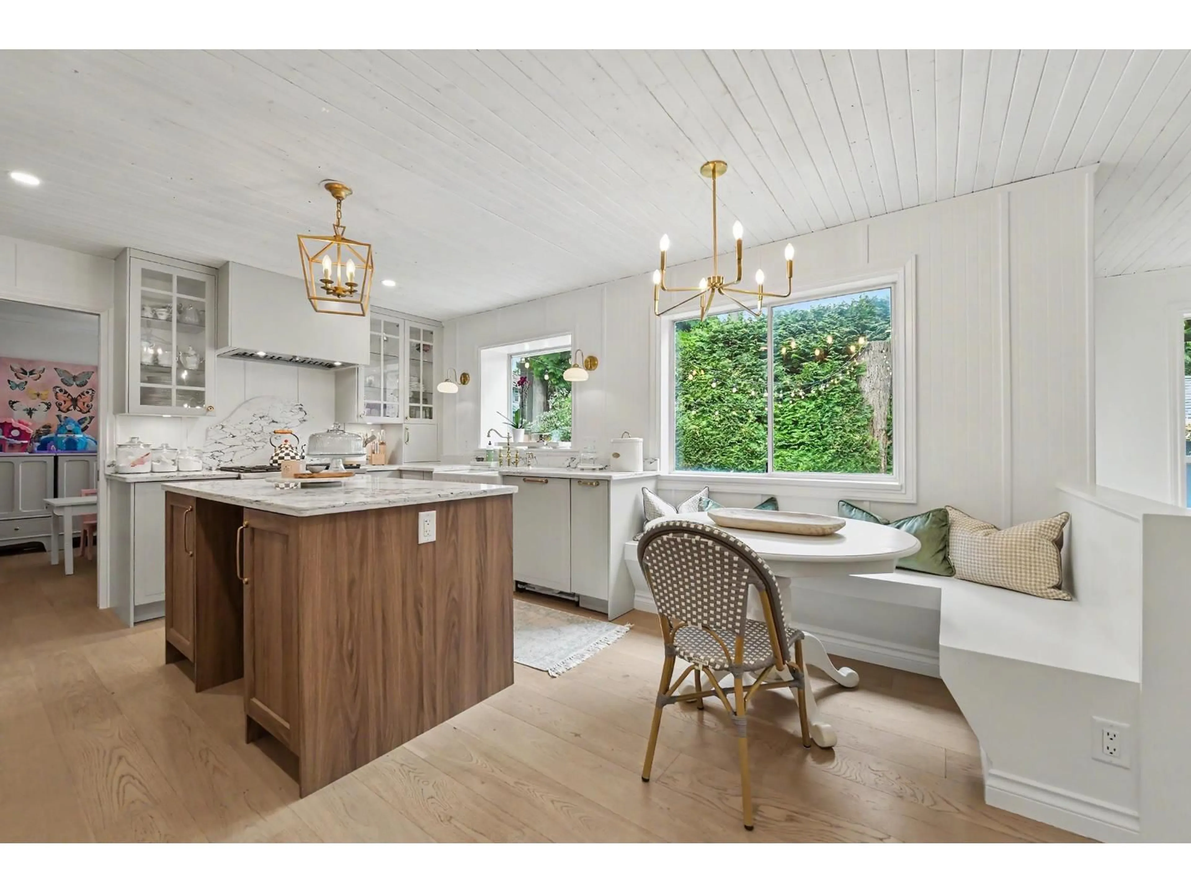 Open concept kitchen, unknown for 2085 OCEAN FOREST DRIVE, Surrey British Columbia V4A6P1