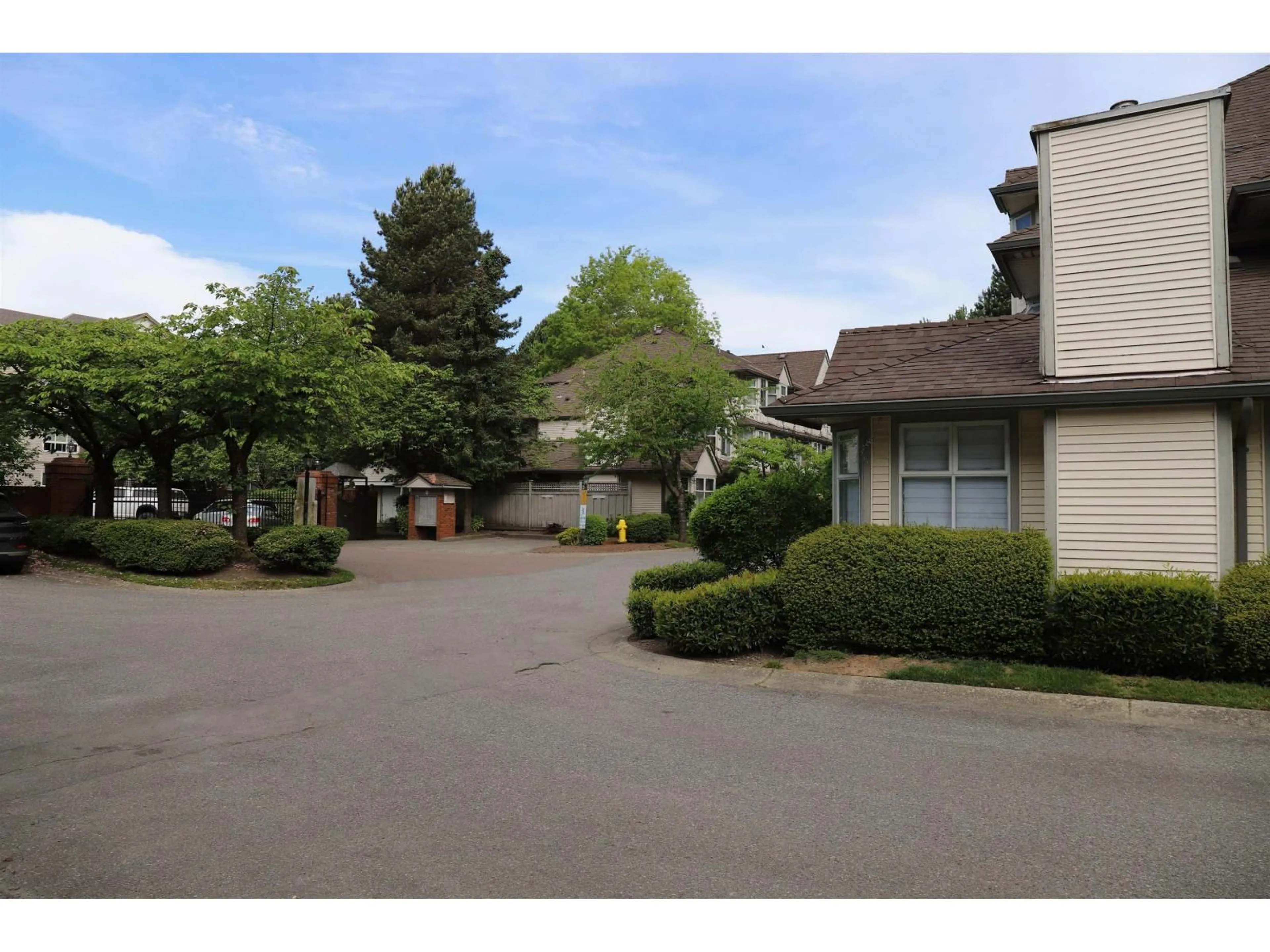 Unknown for 104 - 8060 121A STREET, Surrey British Columbia V3W0S5