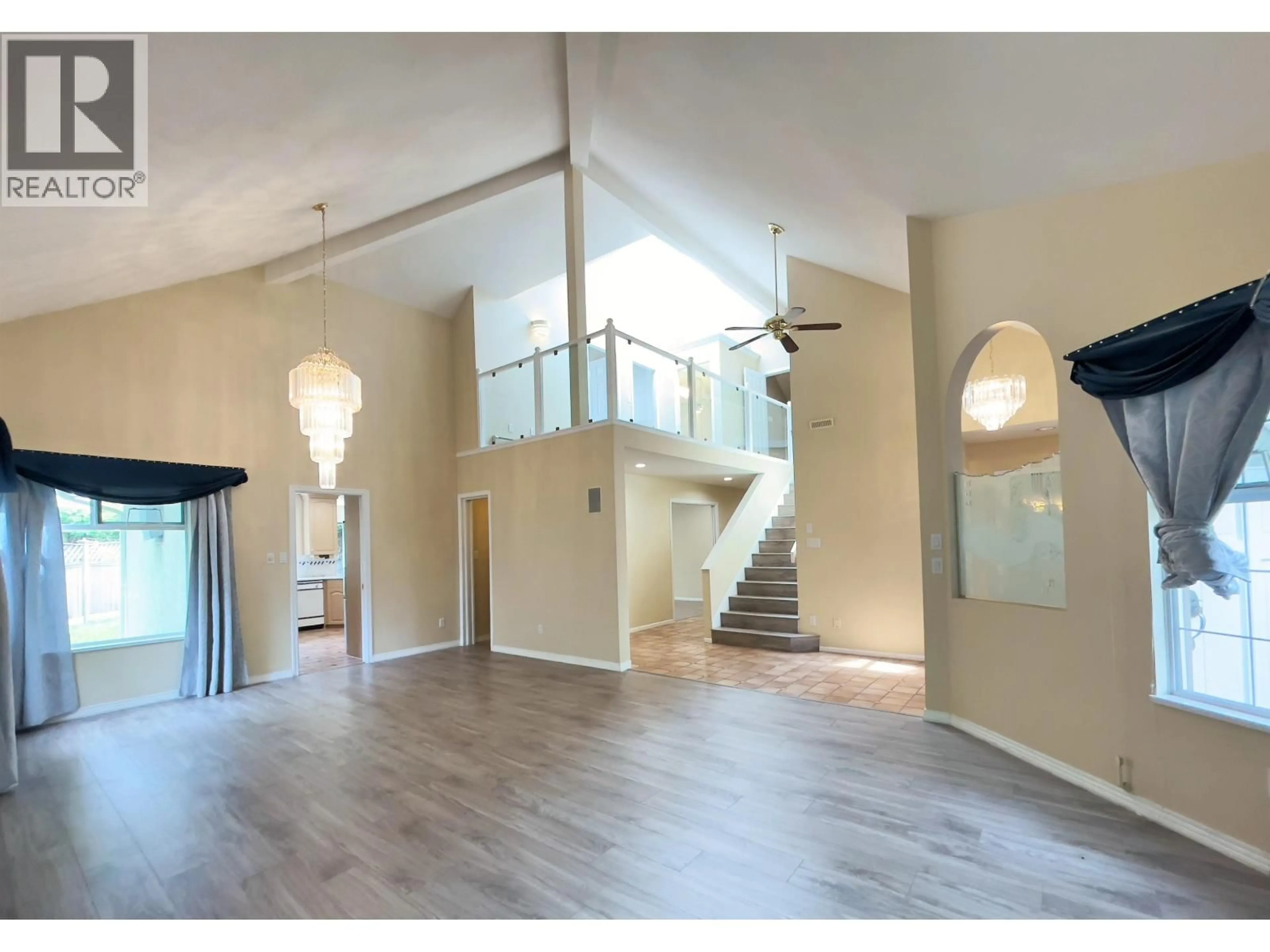 Indoor foyer for 5620 CORNWALL DRIVE, Richmond British Columbia V7C5M5