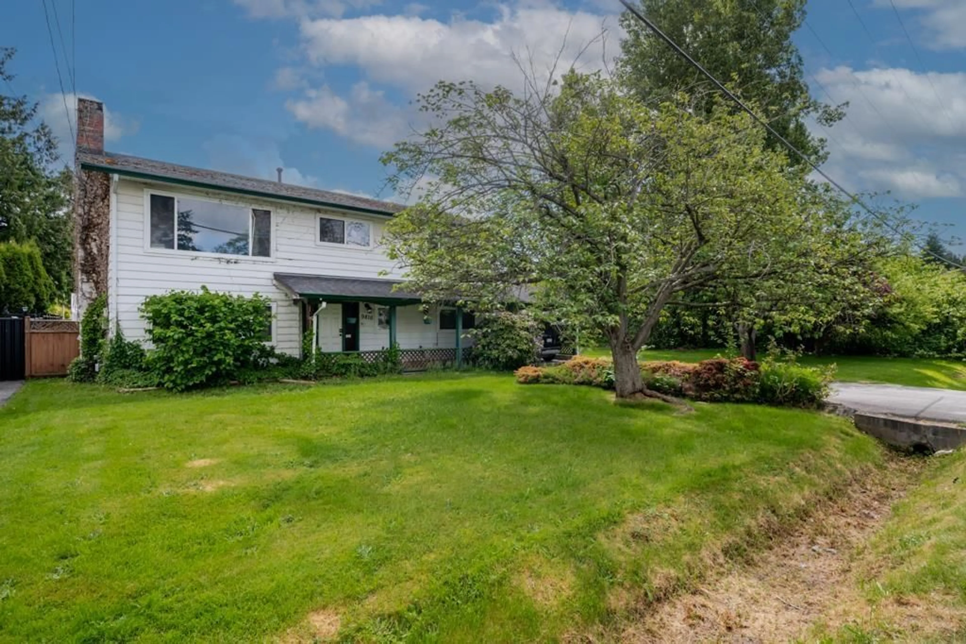 A pic from outside/outdoor area/front of a property/back of a property/a pic from drone, unknown for 9810 121 STREET, Surrey British Columbia V3V4J8