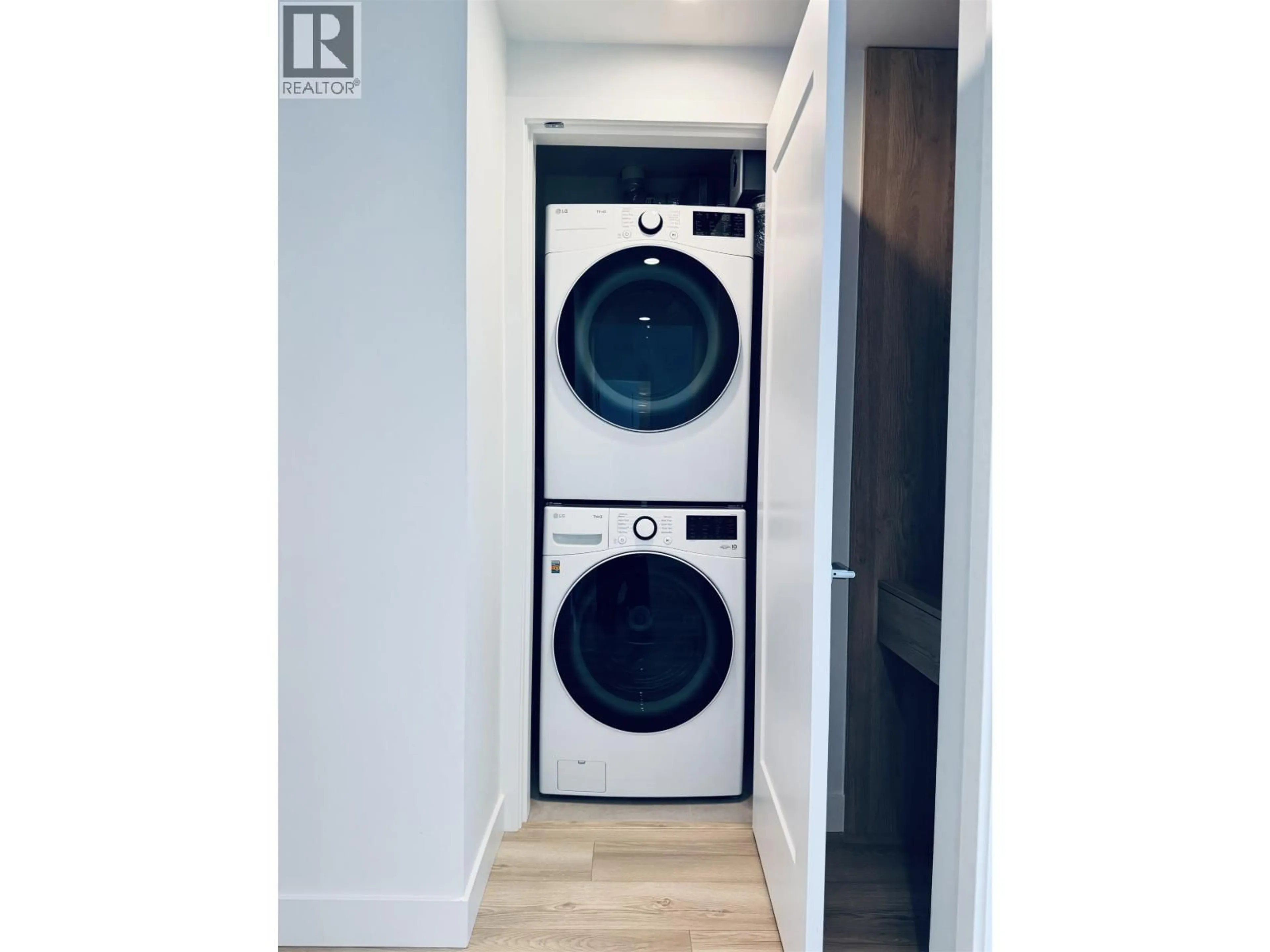 Laundry room for 2004 - 2381 BETA AVENUE, Burnaby British Columbia V5C0P7