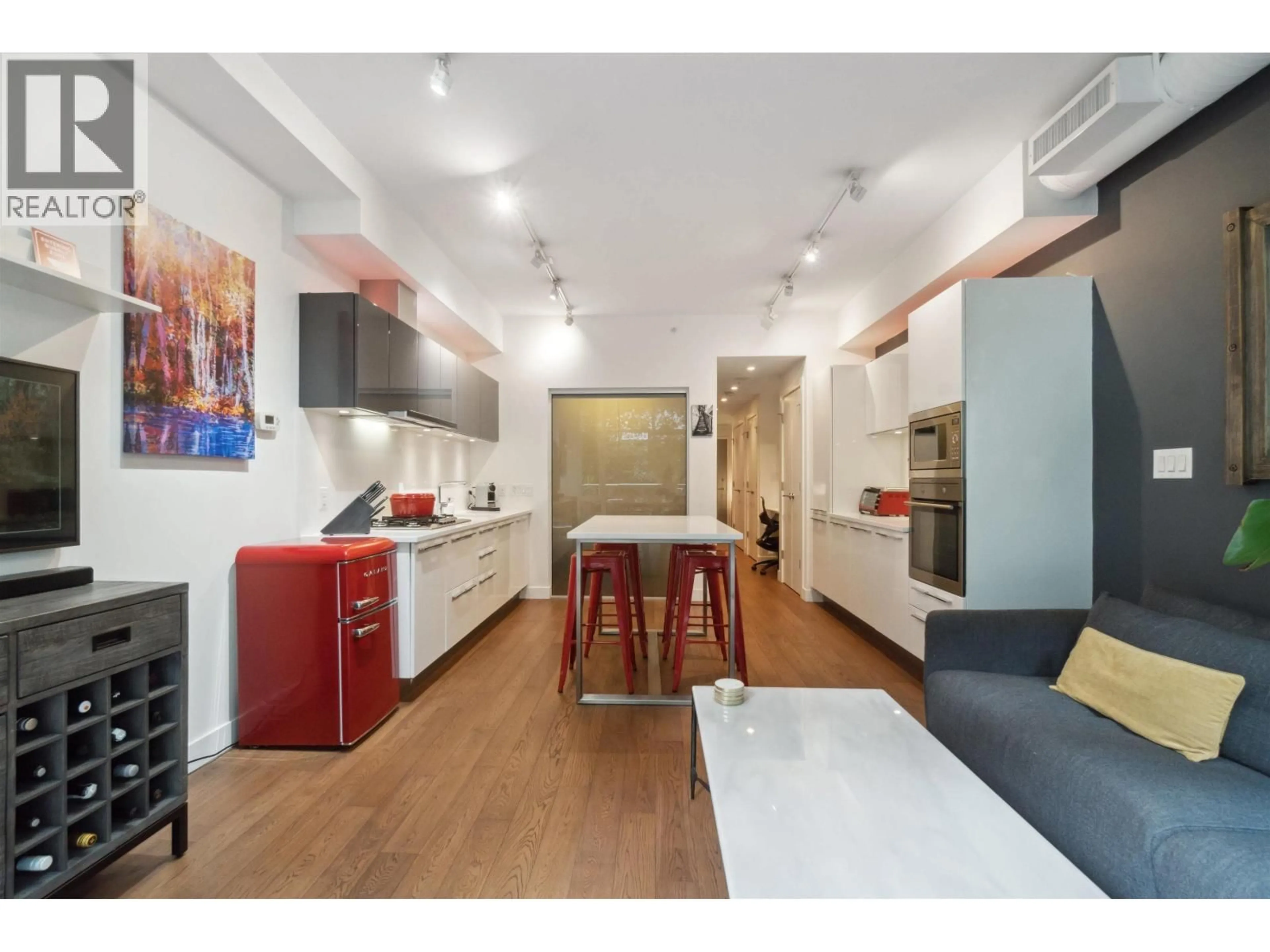 Open concept kitchen, unknown for 225 - 108 1ST AVENUE, Vancouver British Columbia V5T0E3