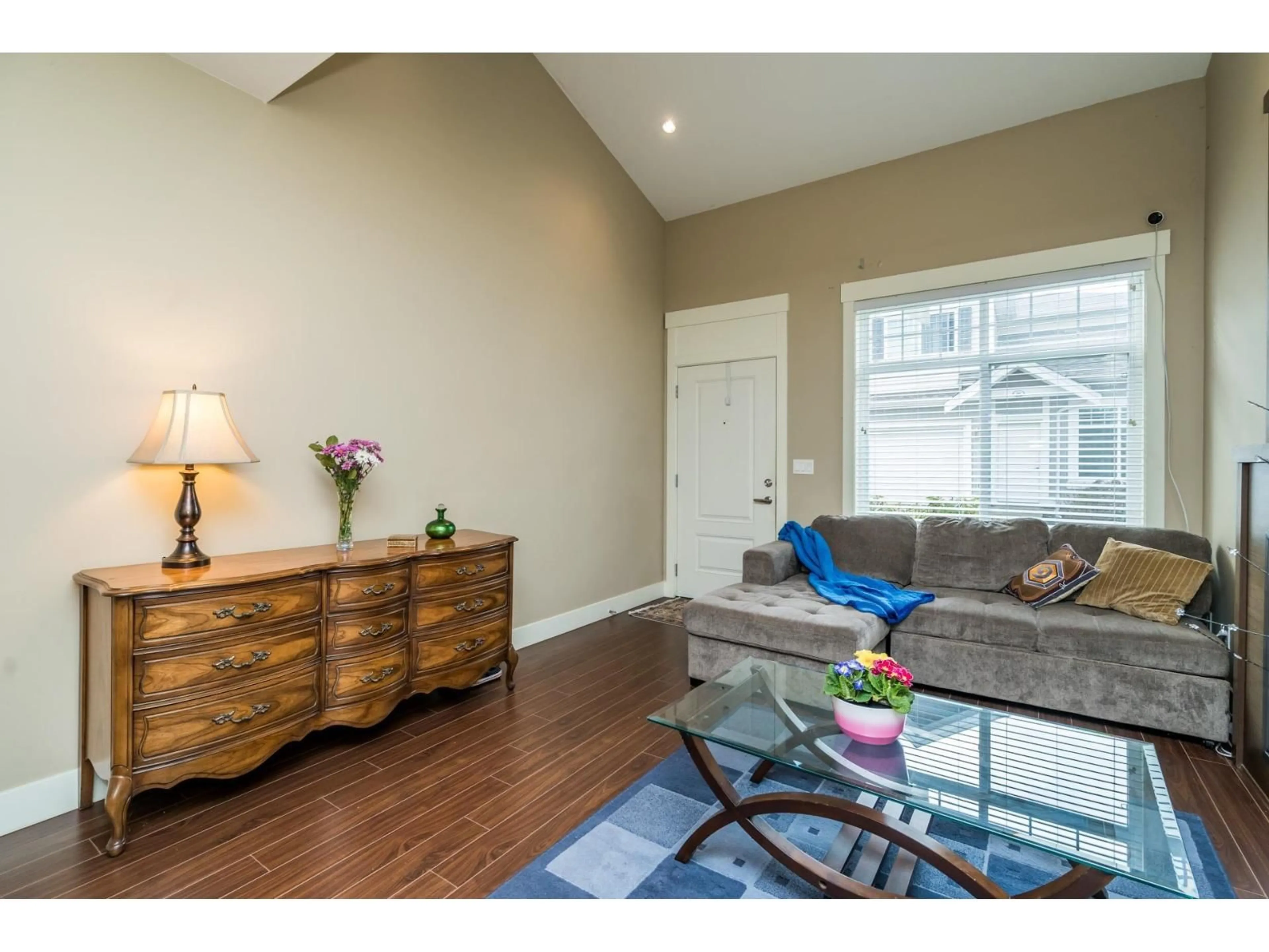 Living room with furniture, wood/laminate floor for 32 - 30748 CARDINAL AVENUE, Abbotsford British Columbia V2T0C1