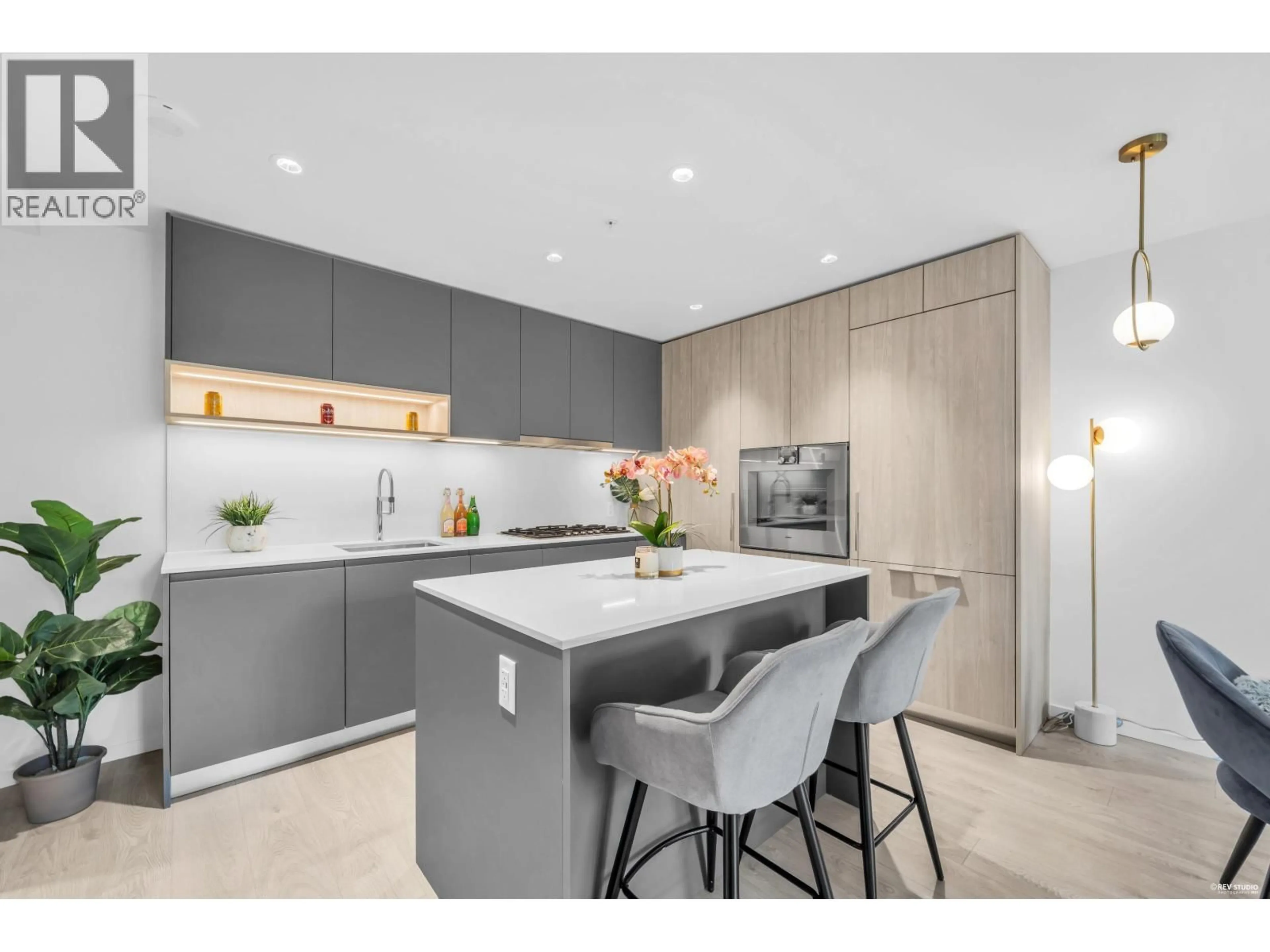 Contemporary kitchen, unknown for TH2 - 6788 MINORU BOULEVARD, Richmond British Columbia V6Y0M6