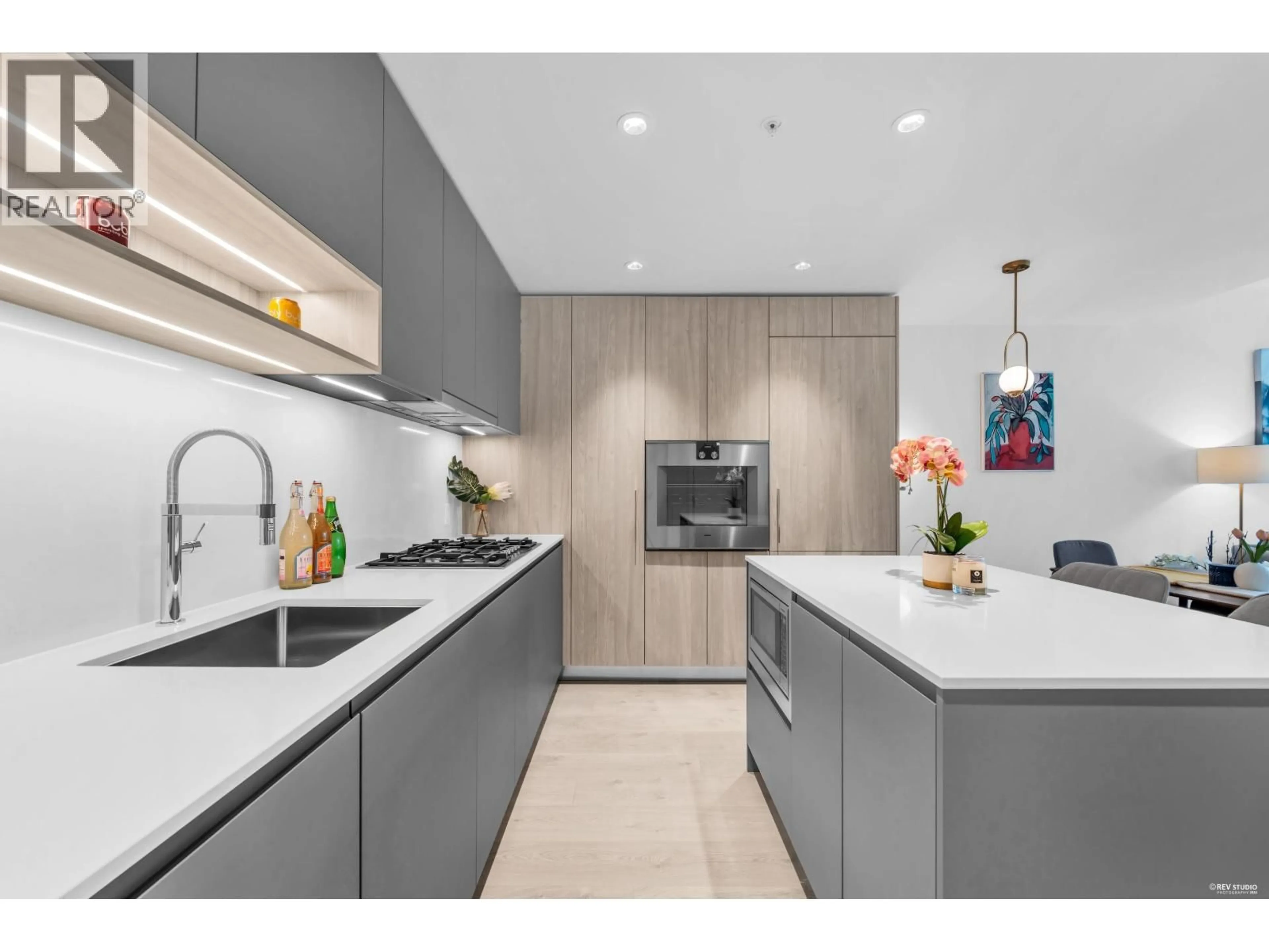 Contemporary kitchen, unknown for TH2 - 6788 MINORU BOULEVARD, Richmond British Columbia V6Y0M6