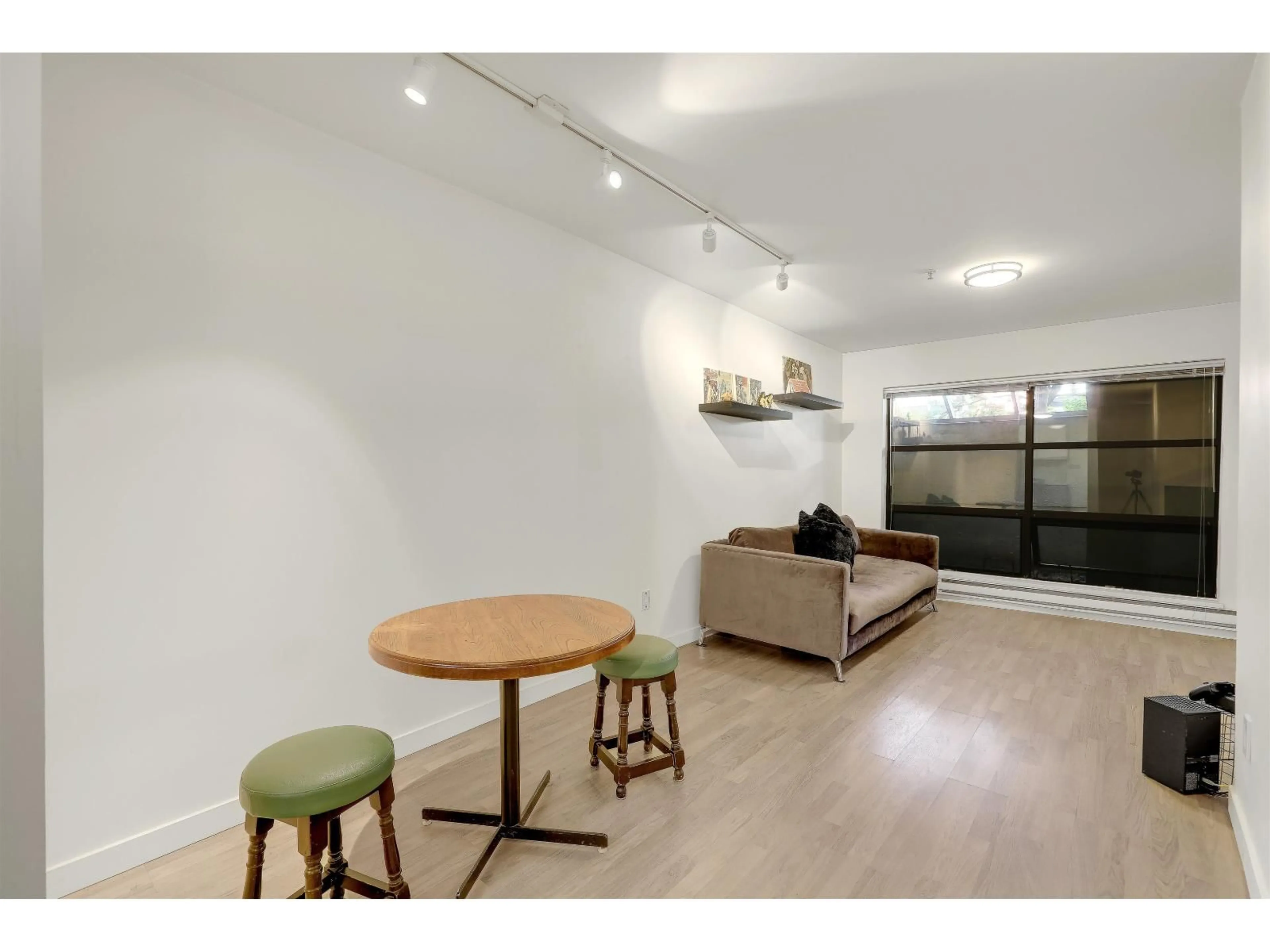 A pic of a room for 316 - 13339 102A AVENUE, Surrey British Columbia V3T0C5