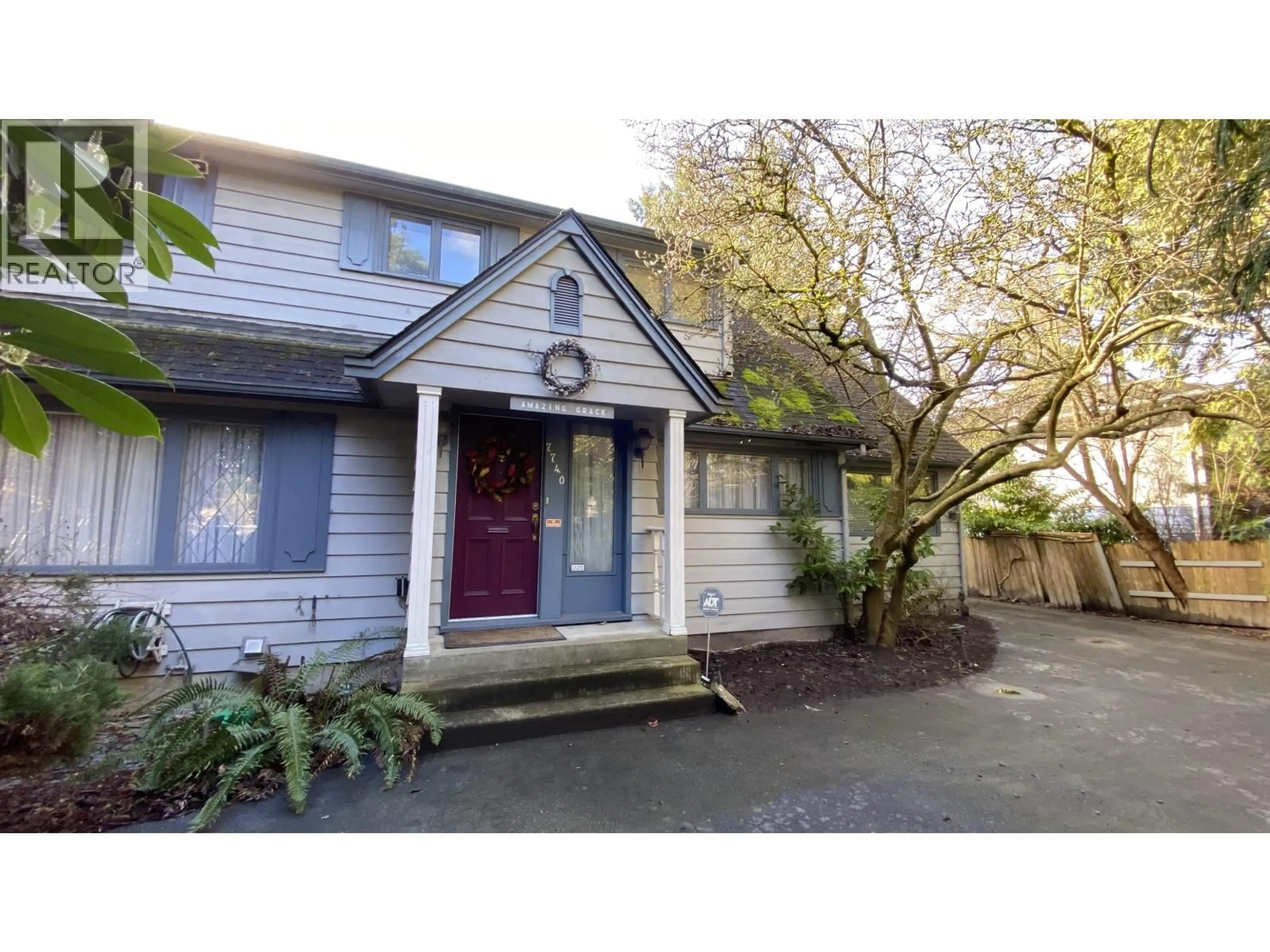 A pic from outside/outdoor area/front of a property/back of a property/a pic from drone, street for 7740 BLUNDELL ROAD, Richmond British Columbia V6Y1J4