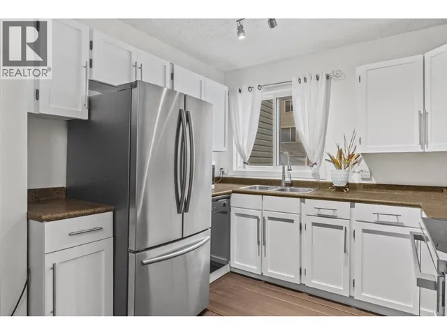 2082 SPRINGER AVENUE, Burnaby 5
