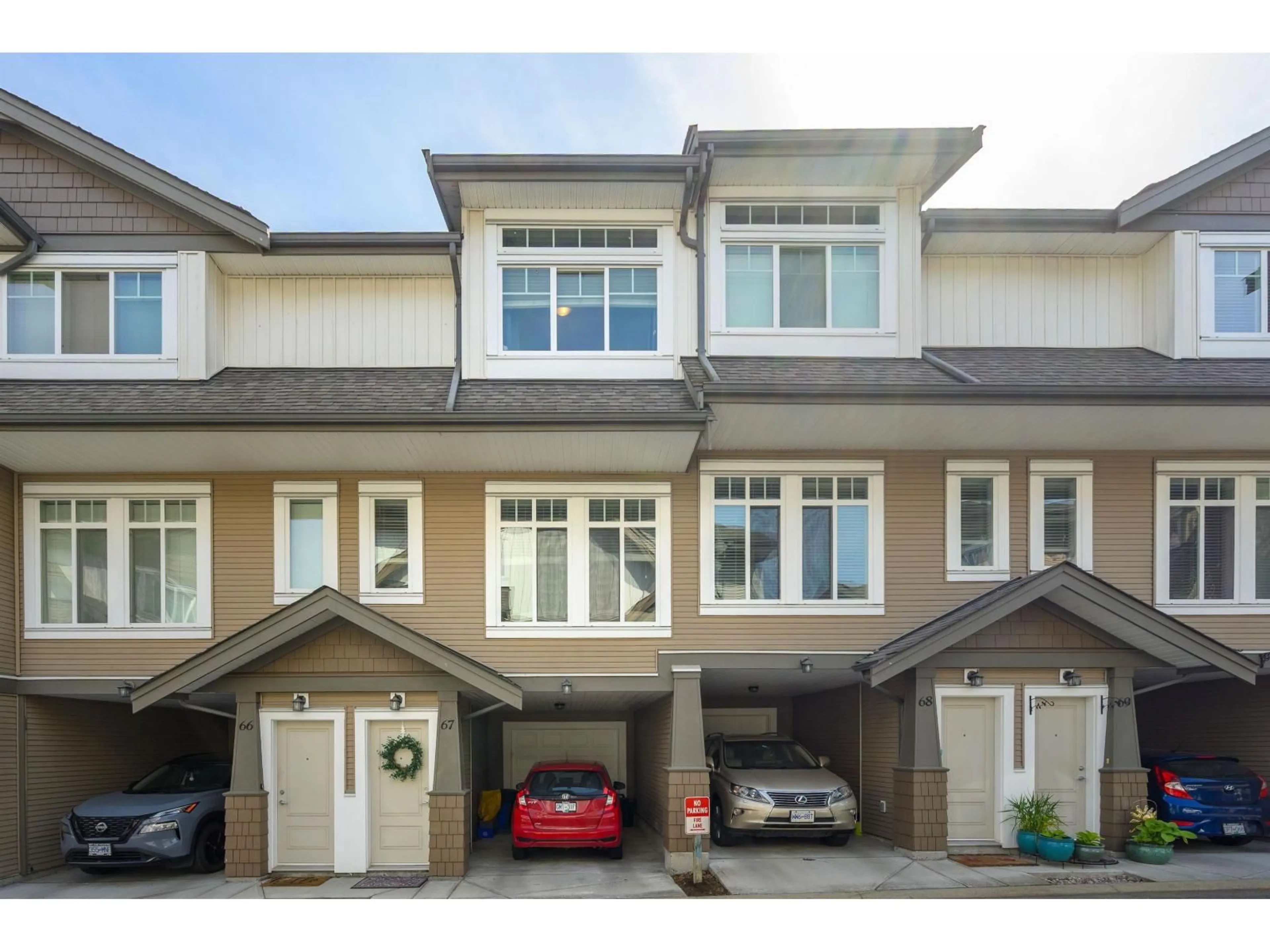 Home with vinyl exterior material, street for 67 - 8250 209B STREET, Langley British Columbia V2Y0J7