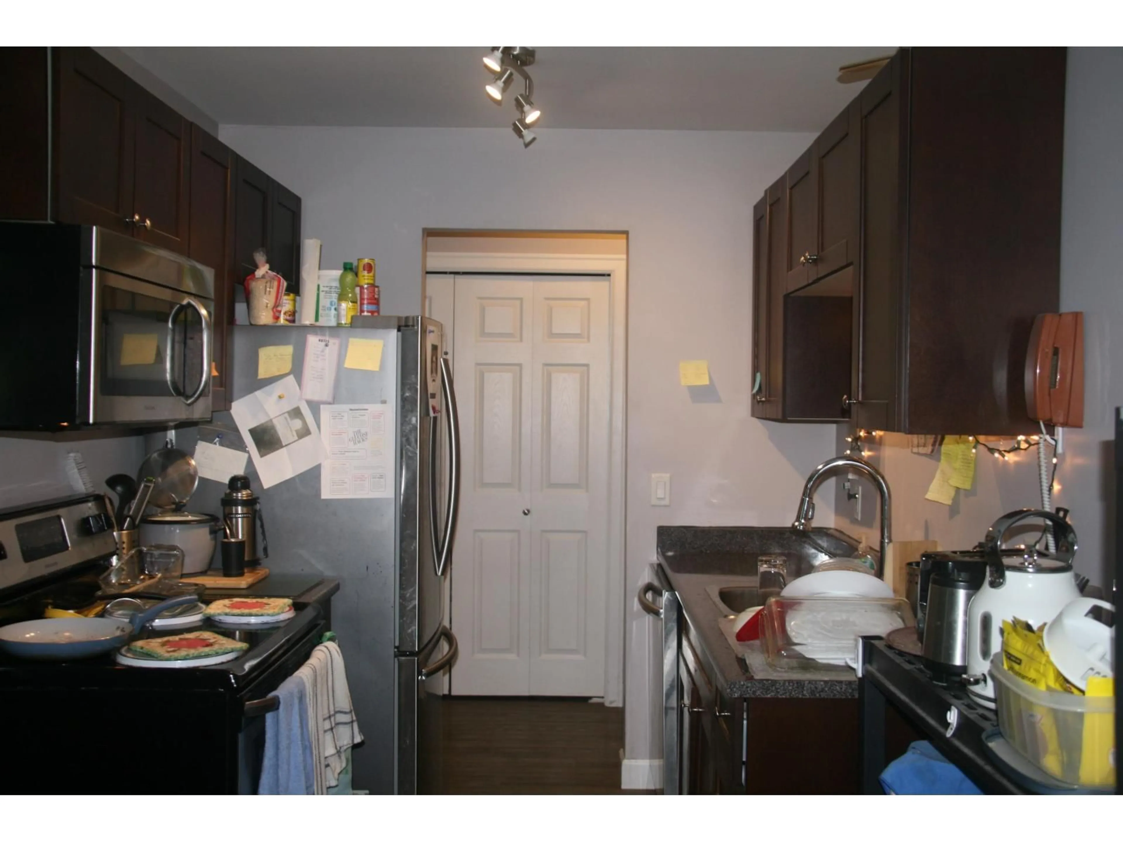 Standard kitchen, wood/laminate floor for 328 - 1909 SALTON ROAD, Abbotsford British Columbia V2S5B6