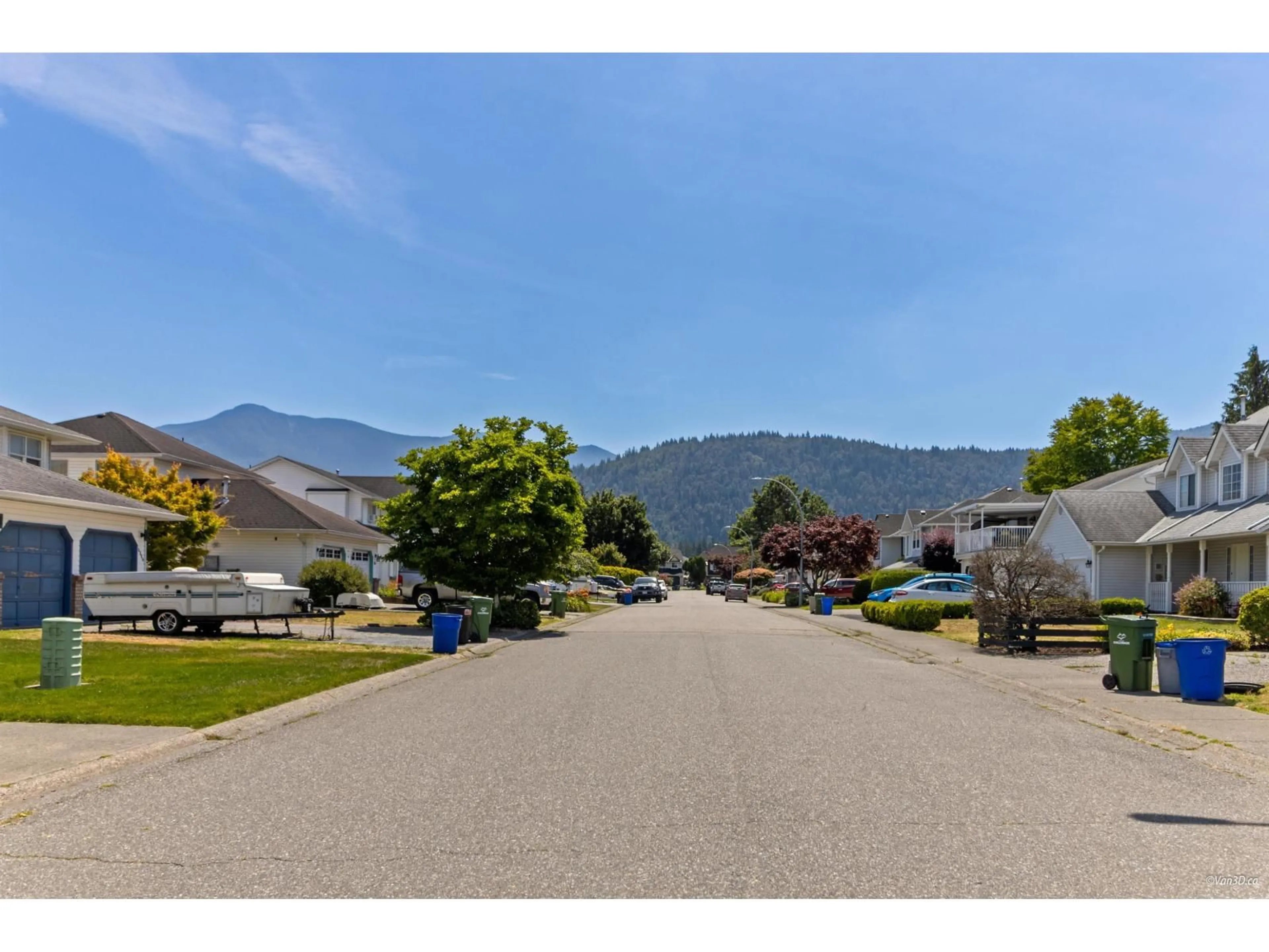 A pic from outside/outdoor area/front of a property/back of a property/a pic from drone, mountain view for 5856 GLENDALE DRIVE, Chilliwack British Columbia V2R2Y5