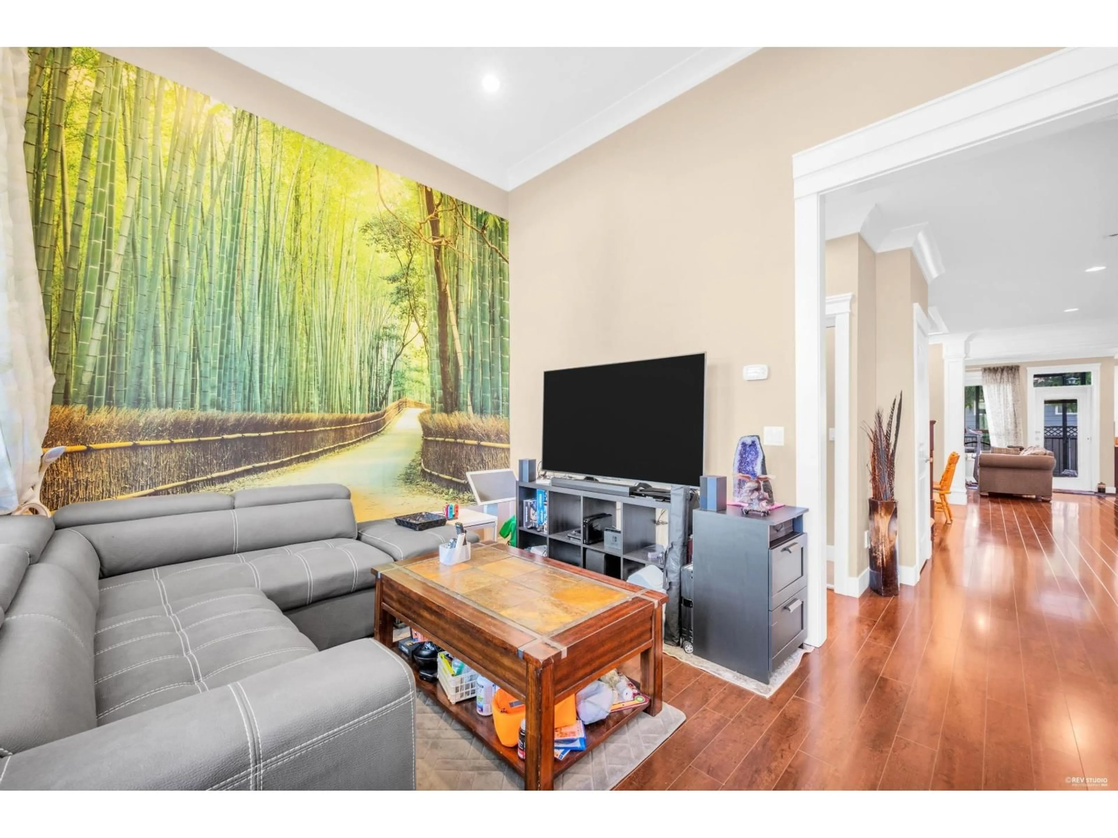 Living room with furniture, wood/laminate floor for 7423 115 STREET, Delta British Columbia V4C5M6