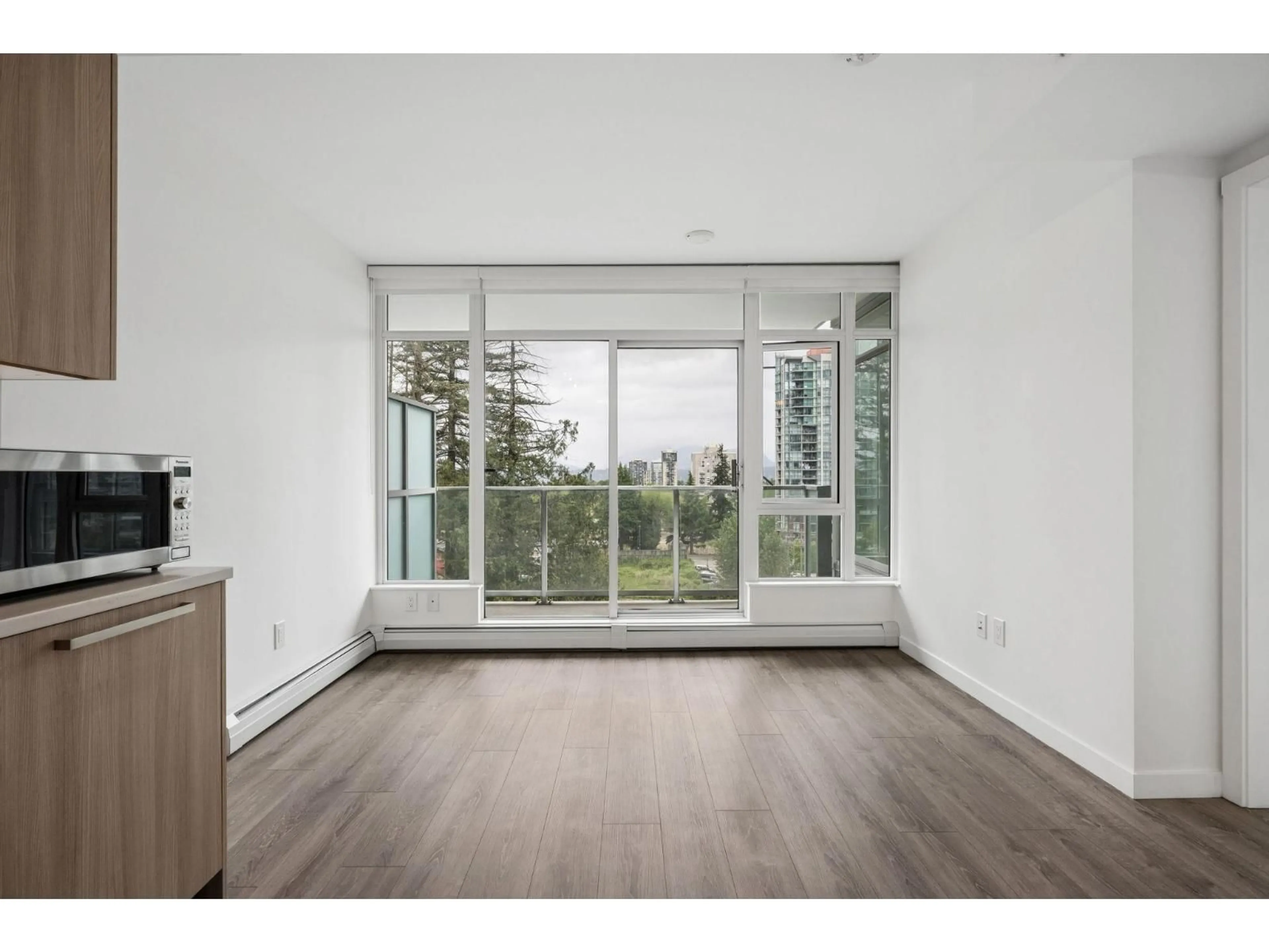 A pic of a room for 704 - 13350 CENTRAL AVENUE, Surrey British Columbia V3T0S1