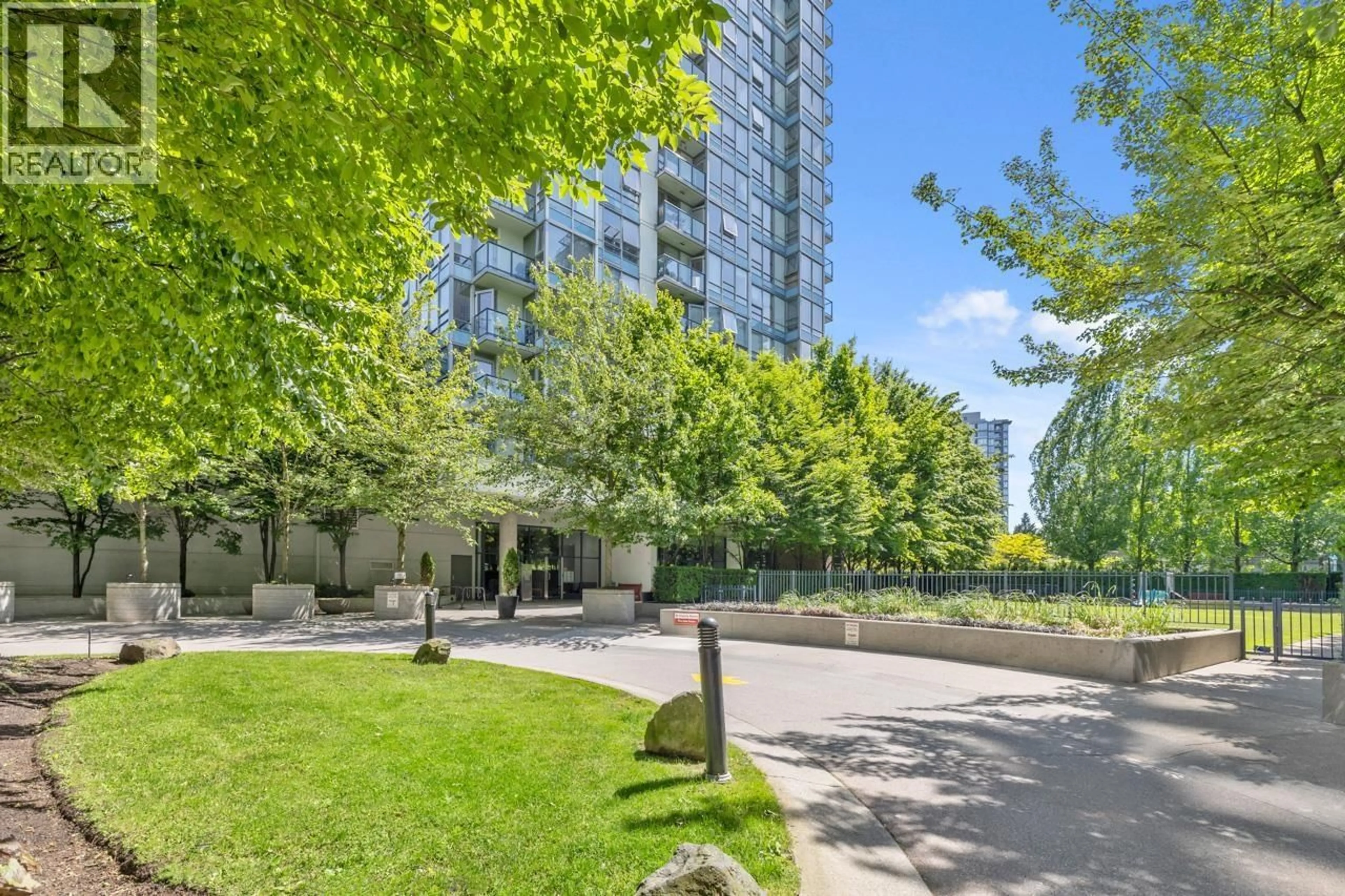 Patio, street for 607 - 939 EXPO BOULEVARD, Vancouver British Columbia V6Z3G7