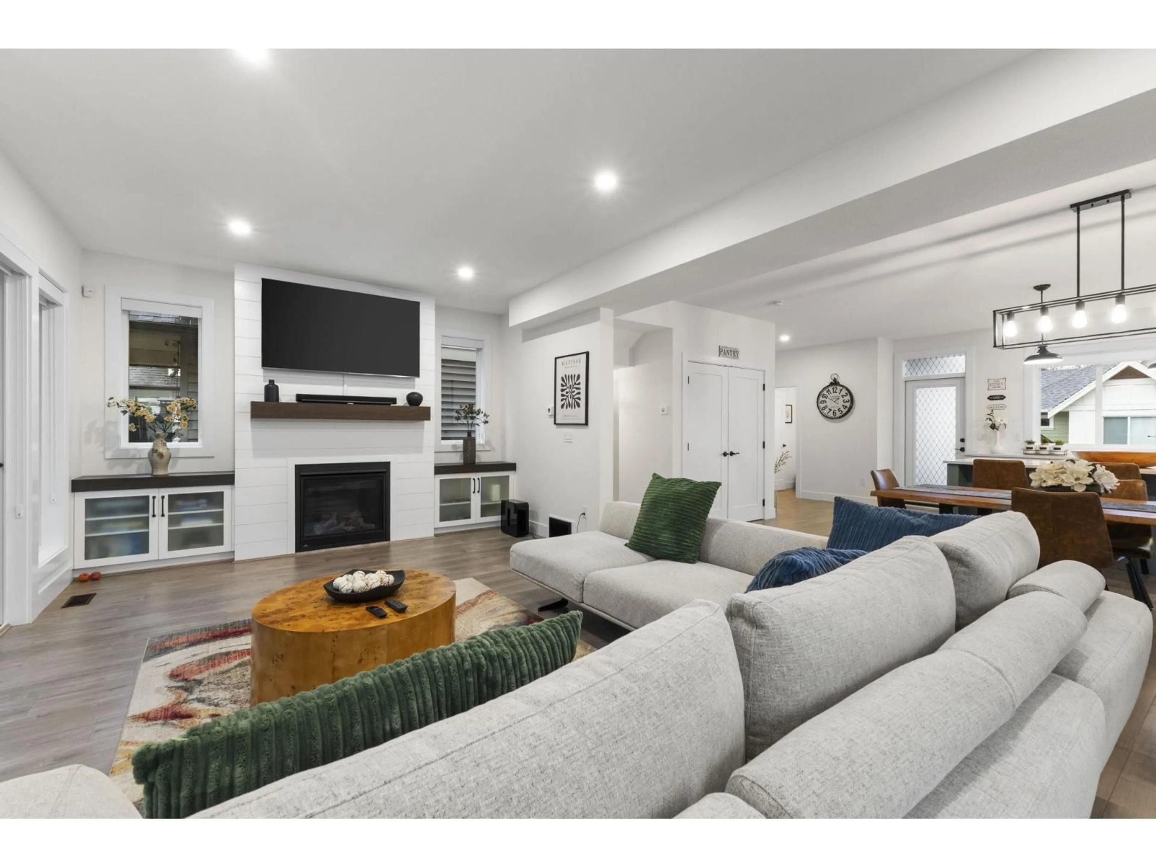 Living room with furniture, unknown for 47 - 4295 OLD CLAYBURN ROAD, Abbotsford British Columbia V2R5H2