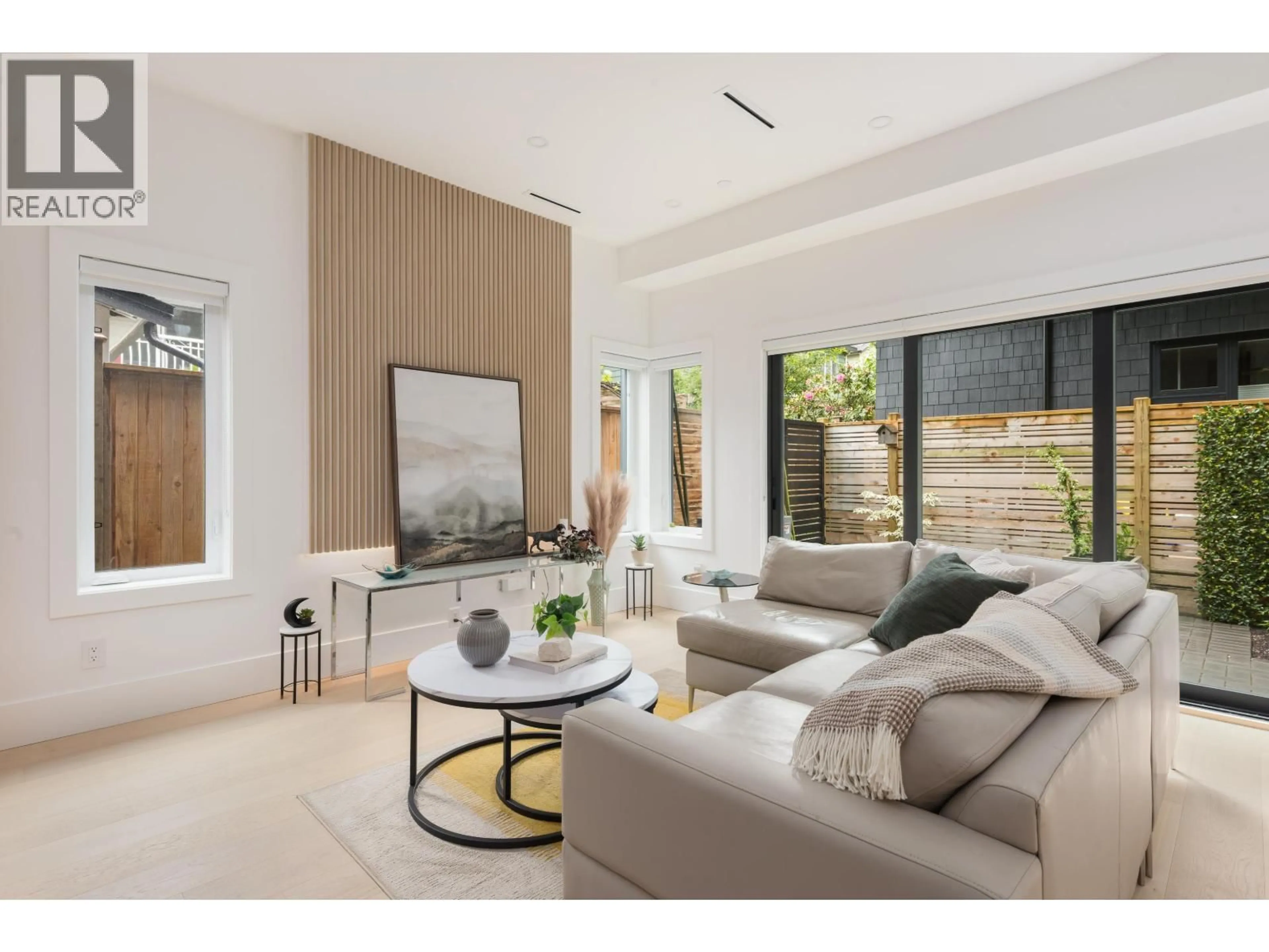 Living room with furniture, unknown for 5 - 371 33RD AVENUE, Vancouver British Columbia V5V2Z8
