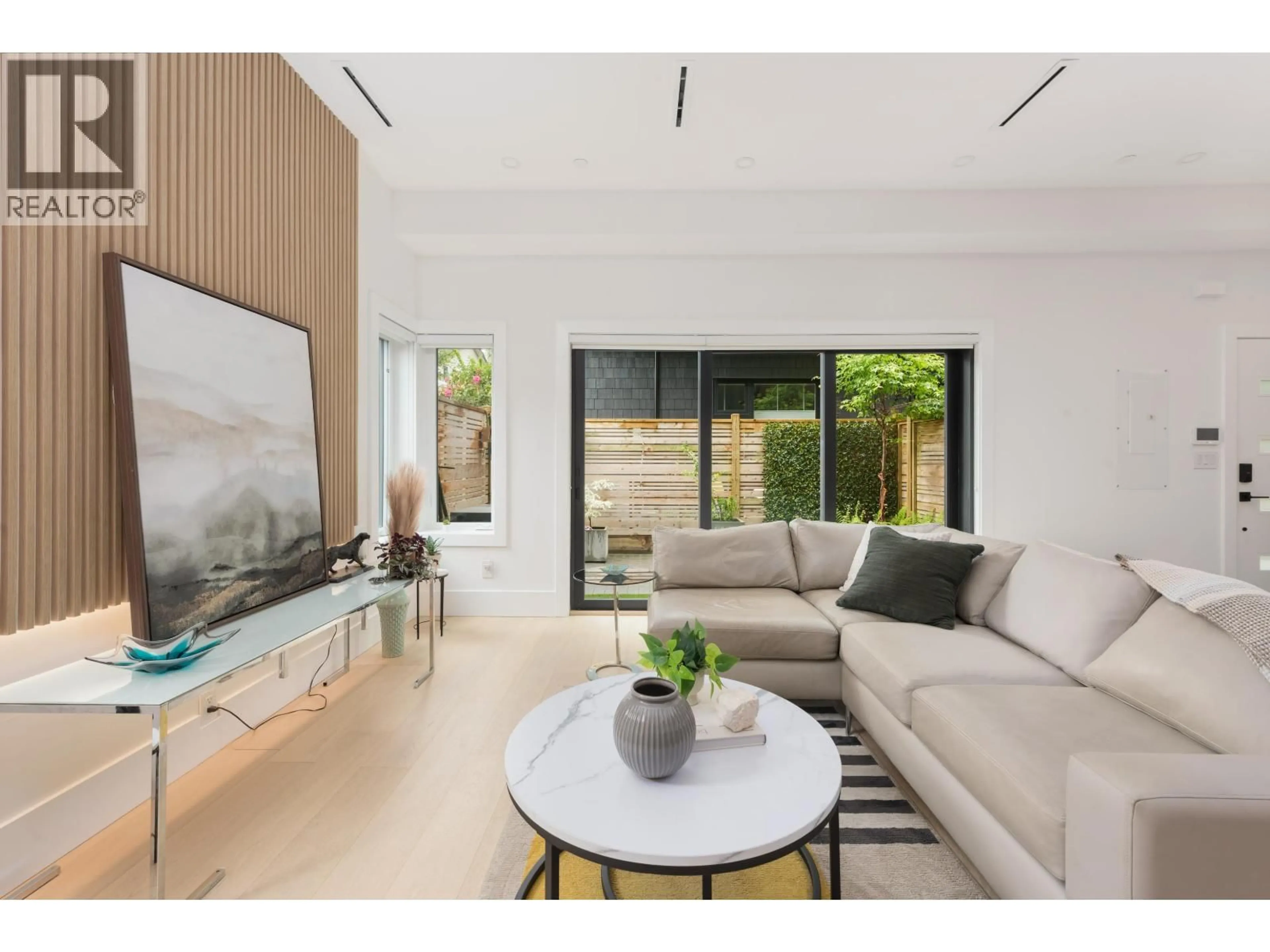 Living room with furniture, unknown for 5 - 371 33RD AVENUE, Vancouver British Columbia V5V2Z8