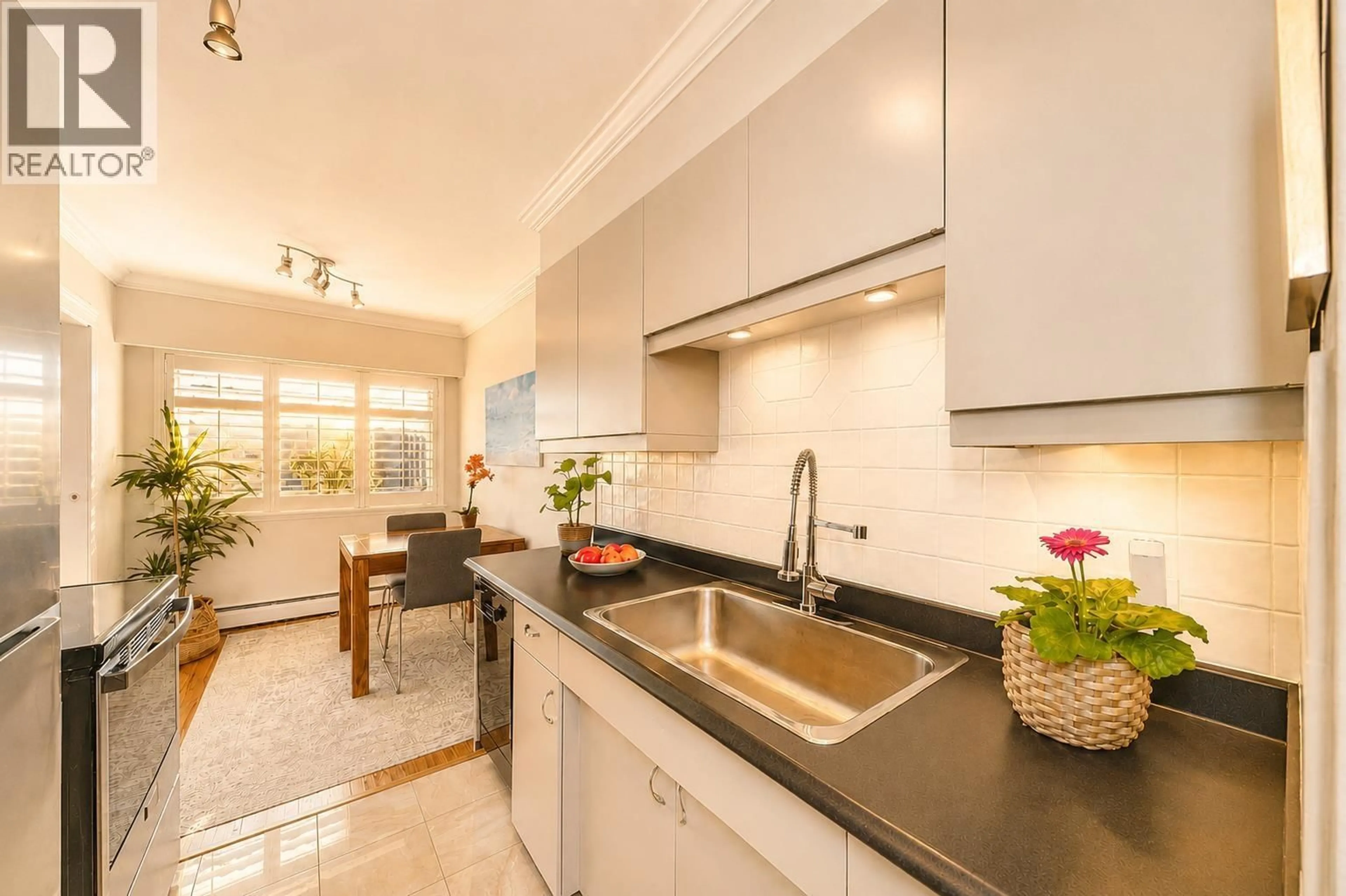 Unknown for 305 - 2430 POINT GREY ROAD, Vancouver British Columbia V6K1A2