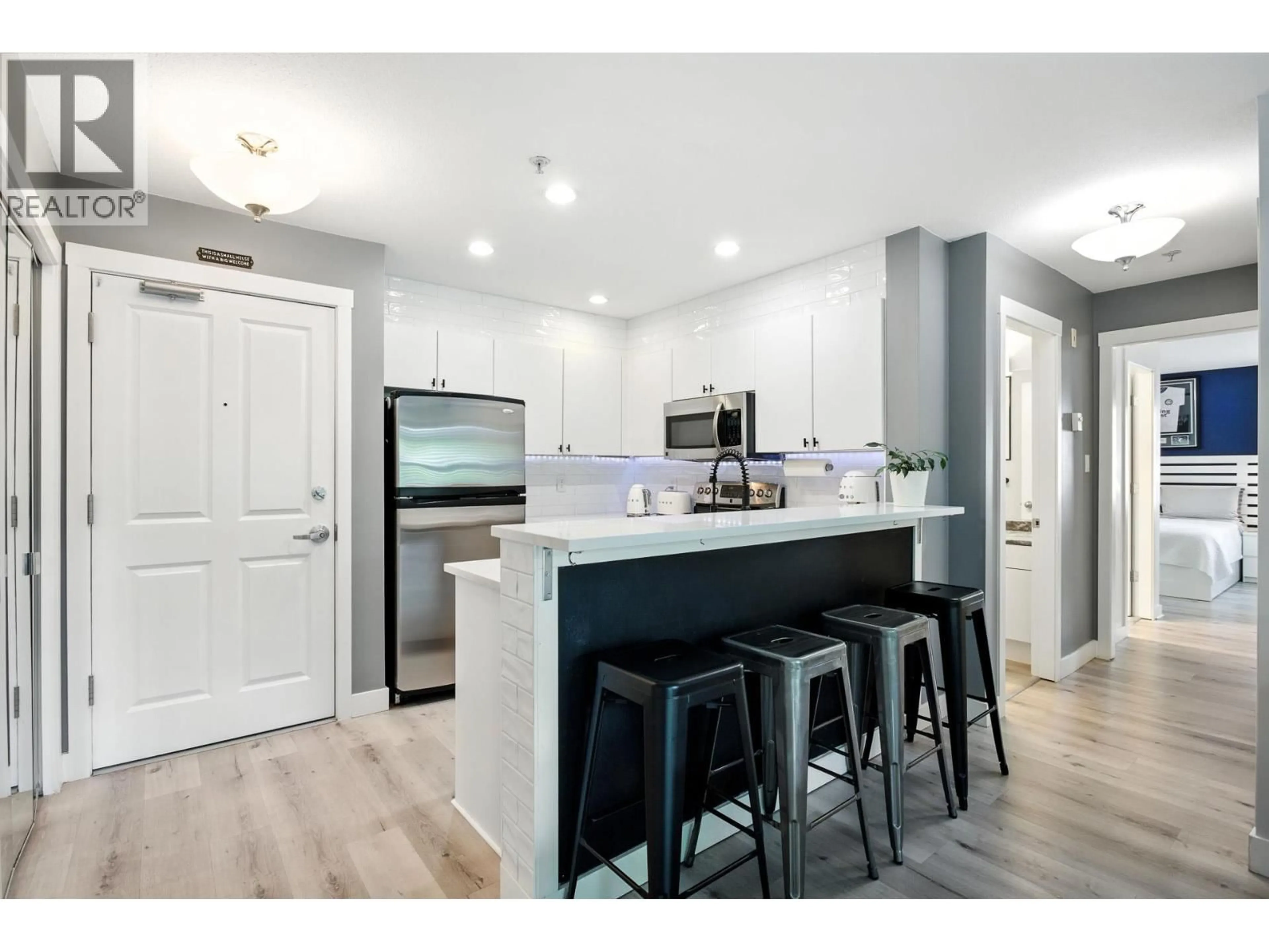 Open concept kitchen, unknown for 404 - 225 NEWPORT DRIVE, Port Moody British Columbia V3H5H1