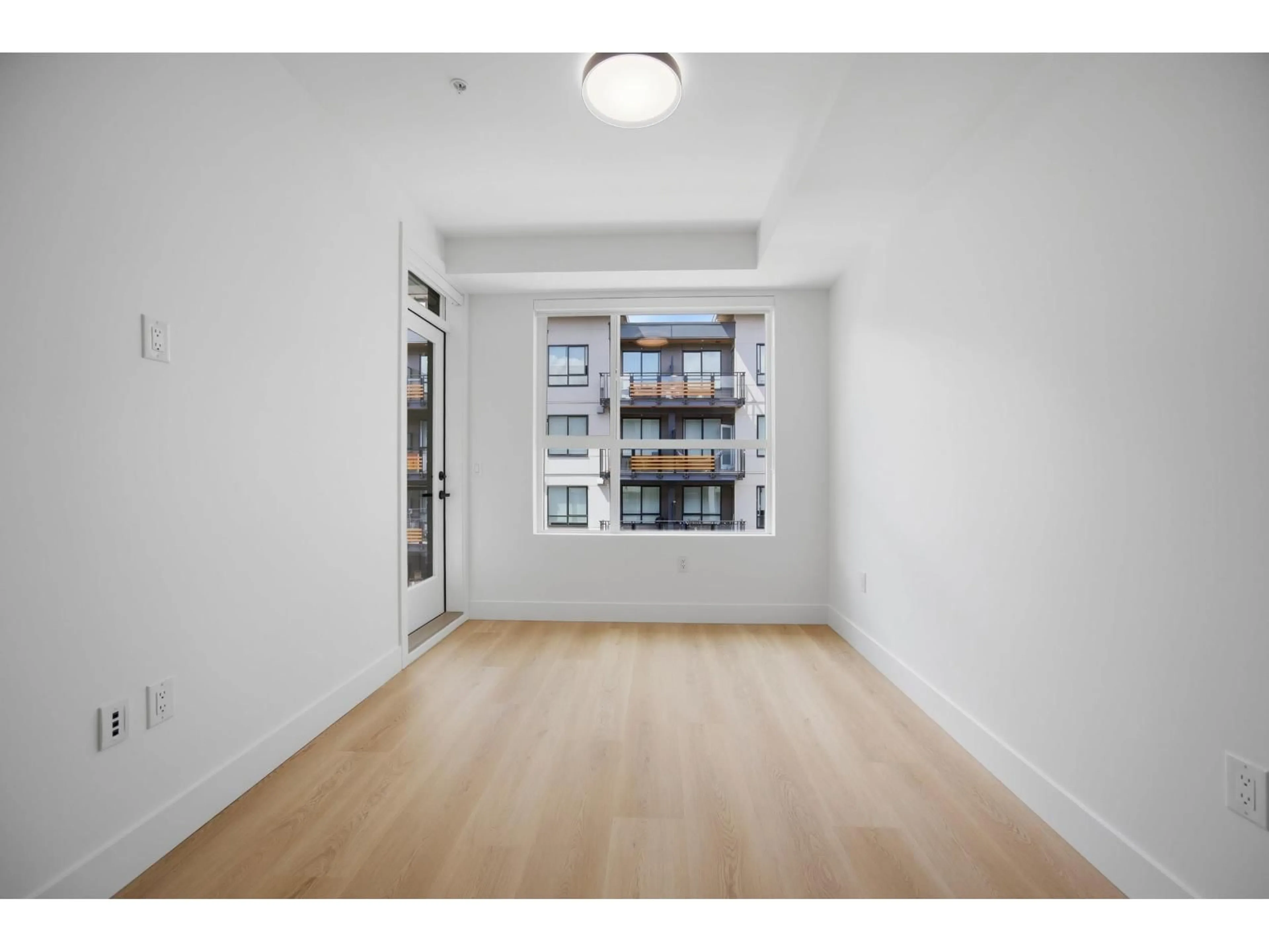A pic of a room for 512 - 13455 94A AVENUE, Surrey British Columbia V3V0H3