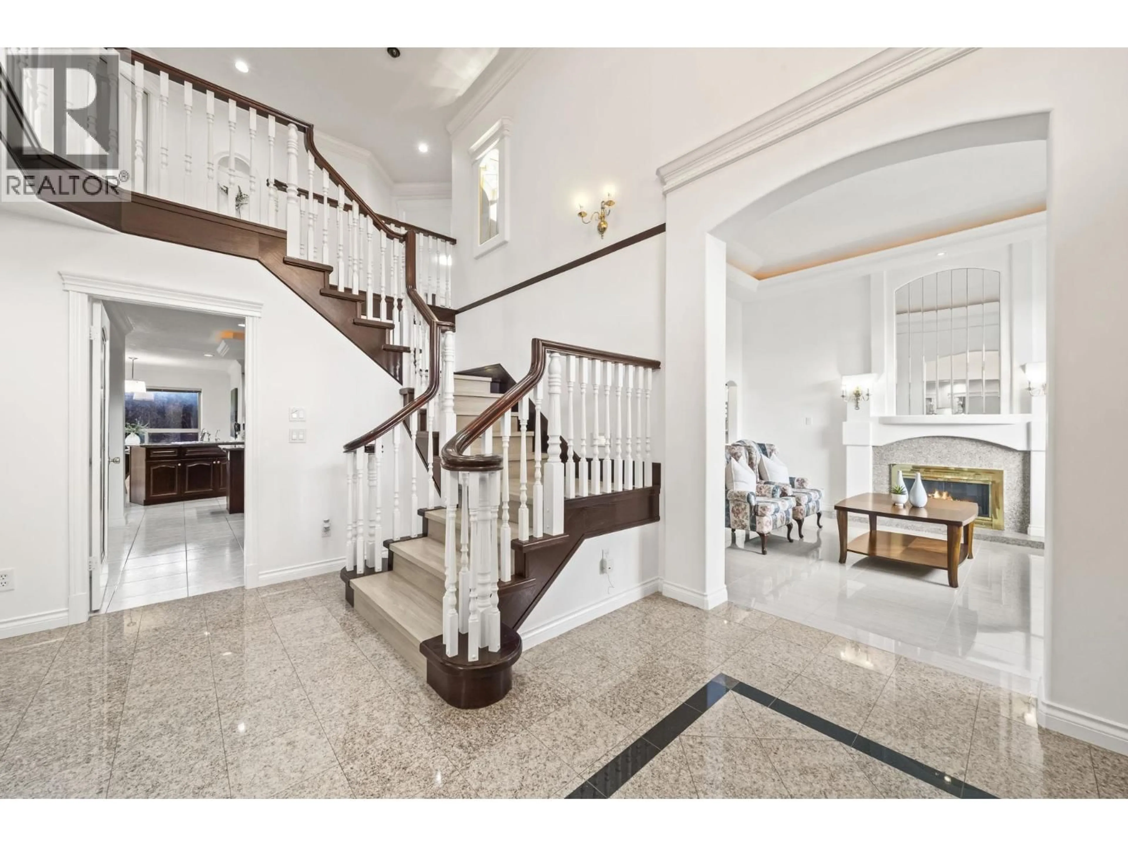 Indoor foyer for 12080 MCNEELY DRIVE, Richmond British Columbia V6V2T3