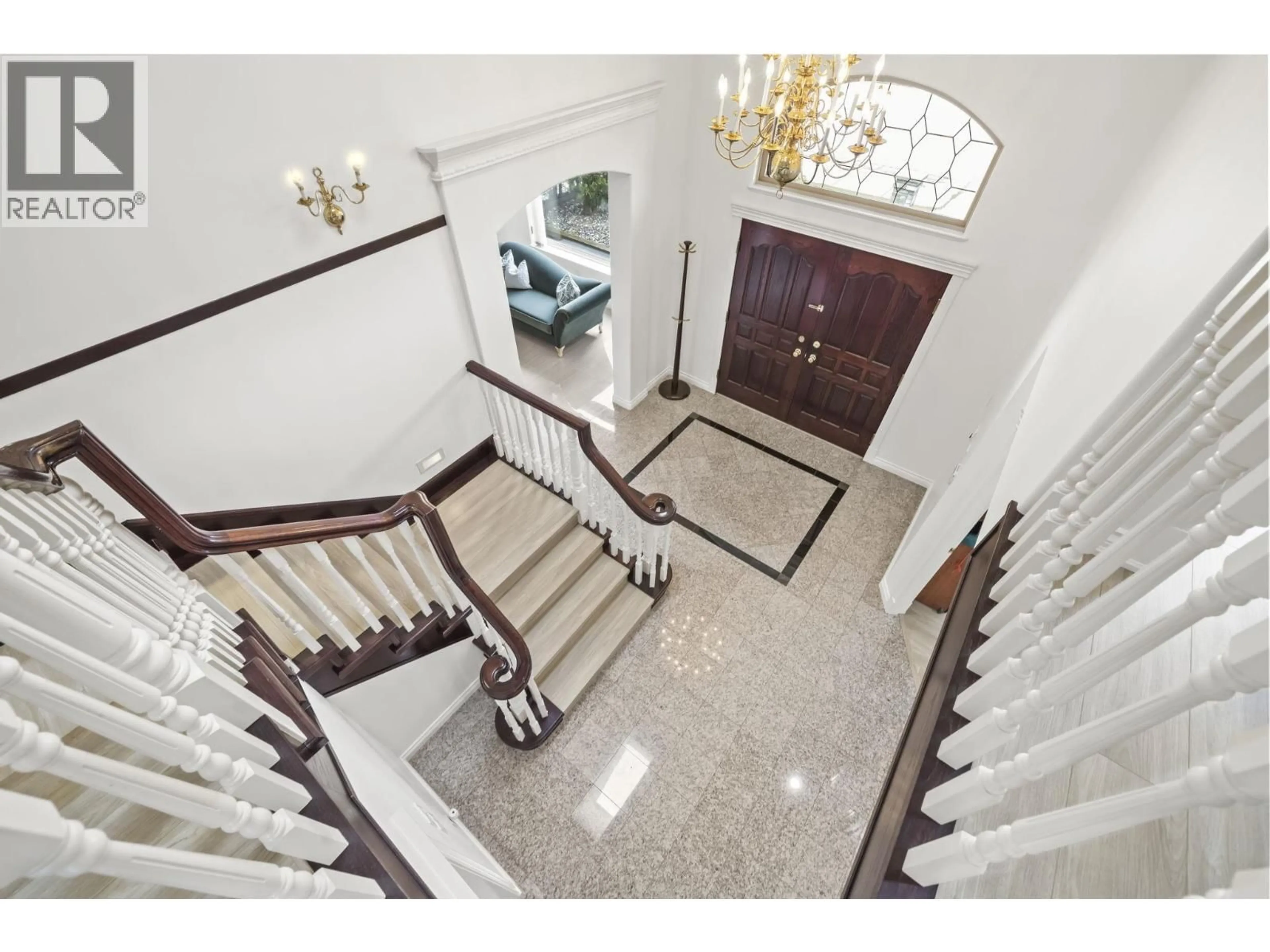 Indoor foyer for 12080 MCNEELY DRIVE, Richmond British Columbia V6V2T3