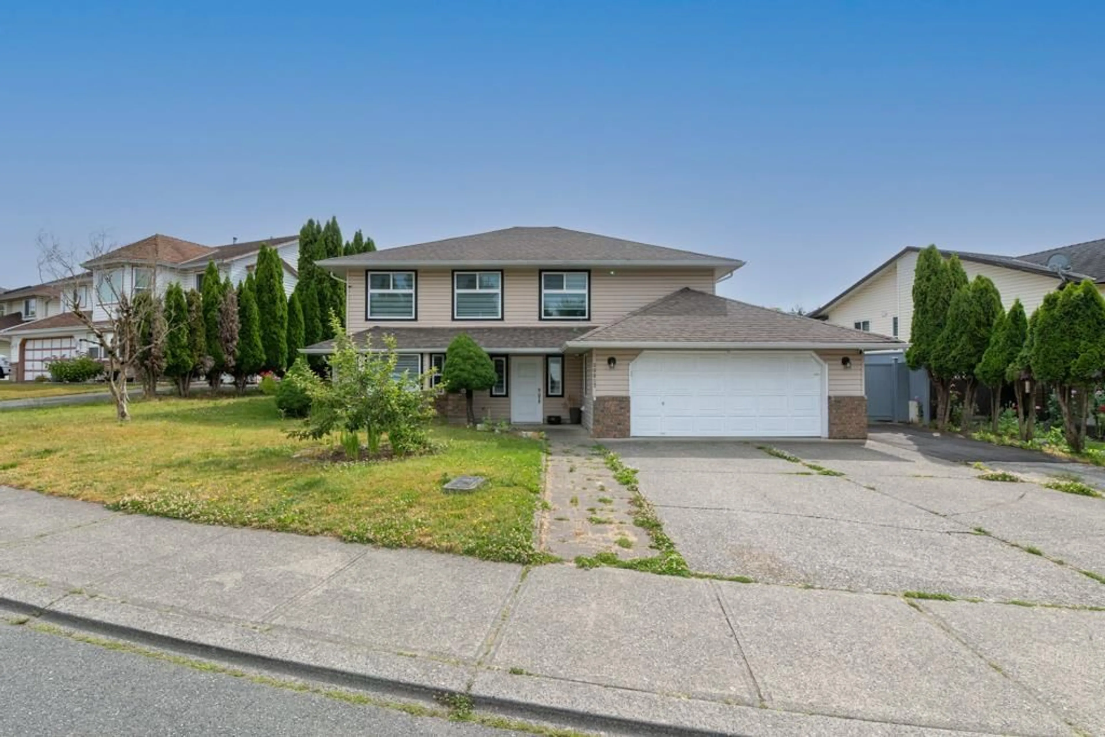 A pic from outside/outdoor area/front of a property/back of a property/a pic from drone, street for 30617 CURLEW DRIVE, Abbotsford British Columbia V2T5J3