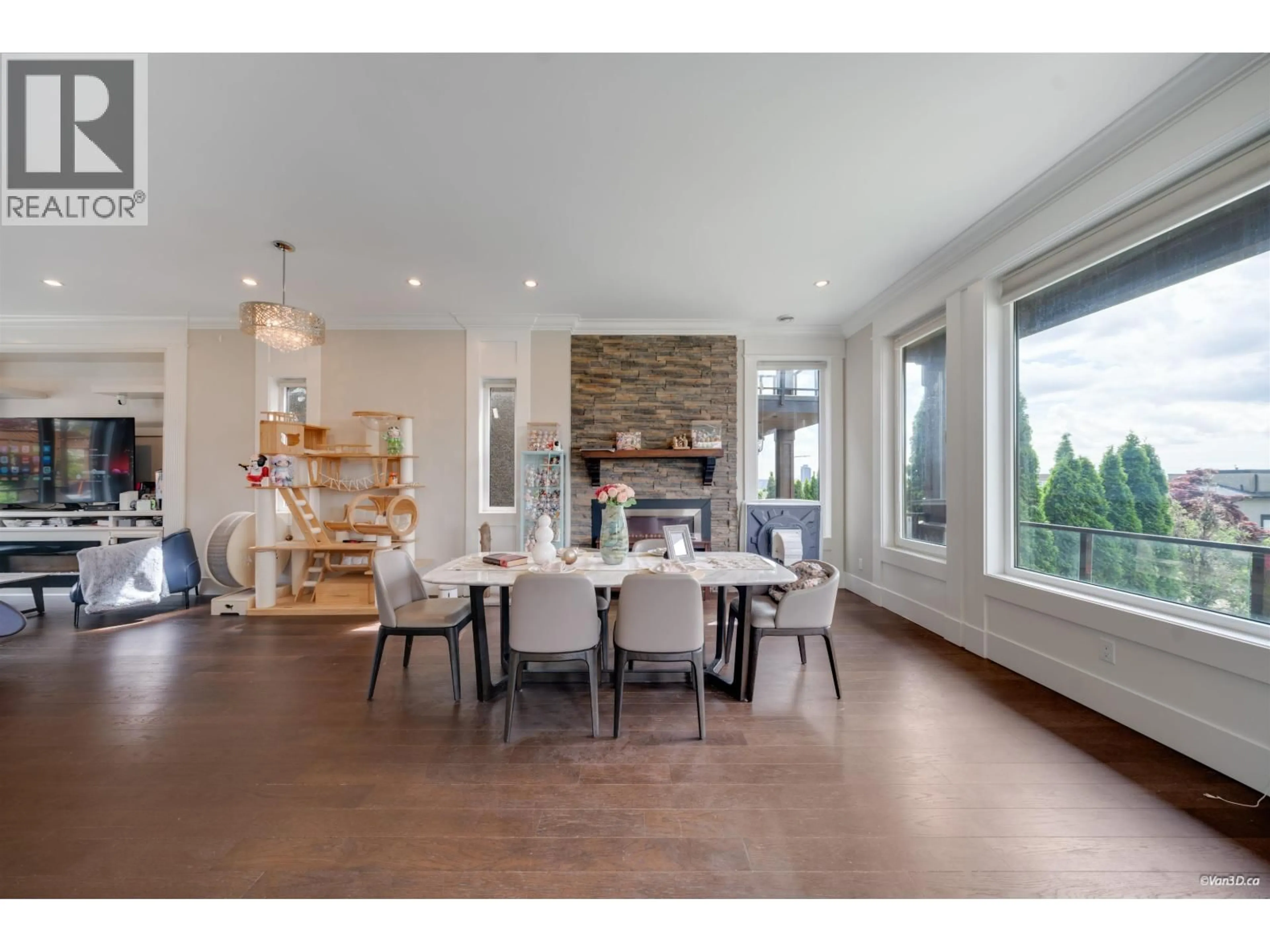 Open concept kitchen, unknown for 8 GLYNDE AVENUE, Burnaby British Columbia V5B3J2
