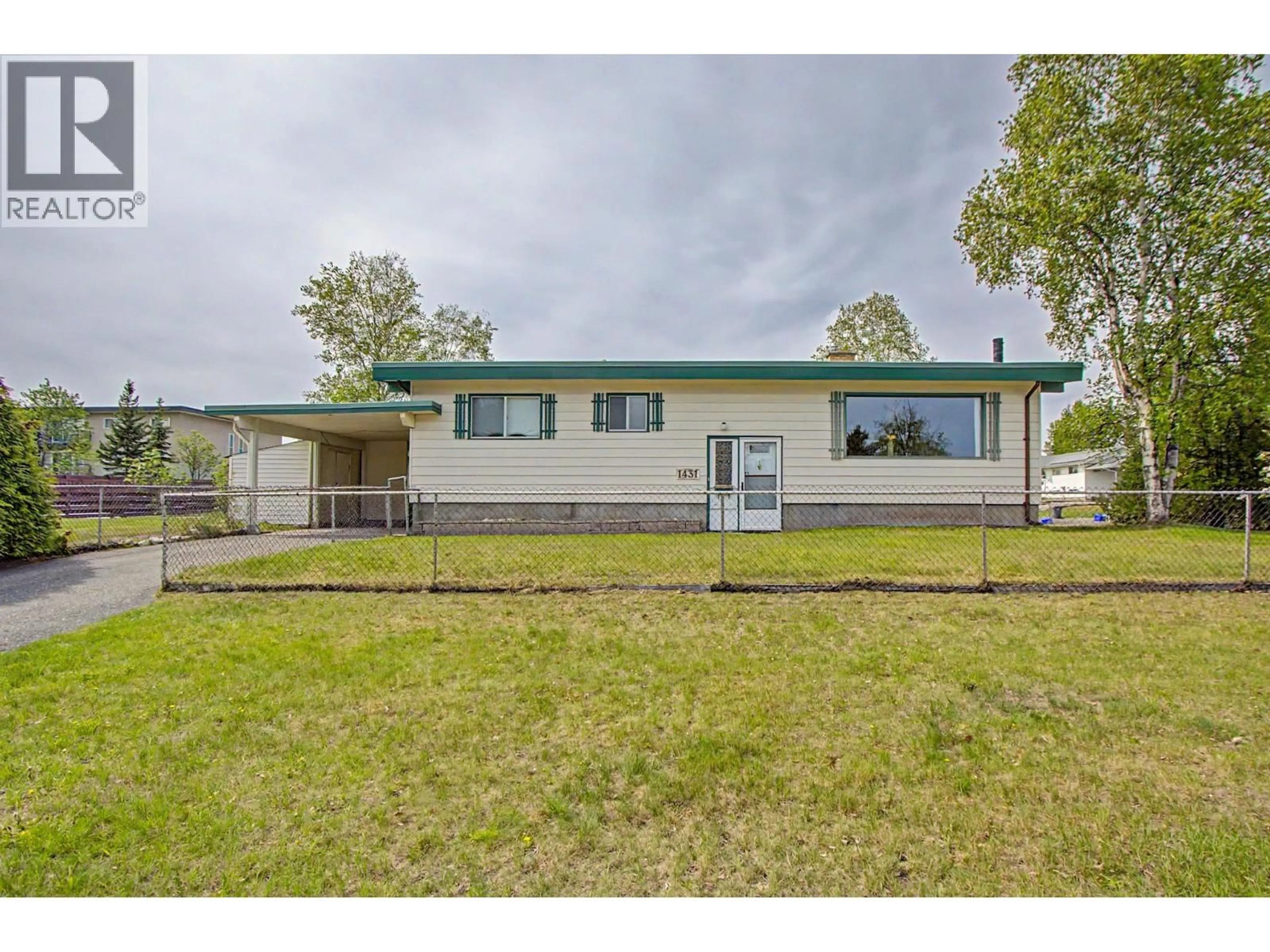 Home with vinyl exterior material, unknown for 1431 FRASER CRESCENT, Prince George British Columbia V2M3Y3