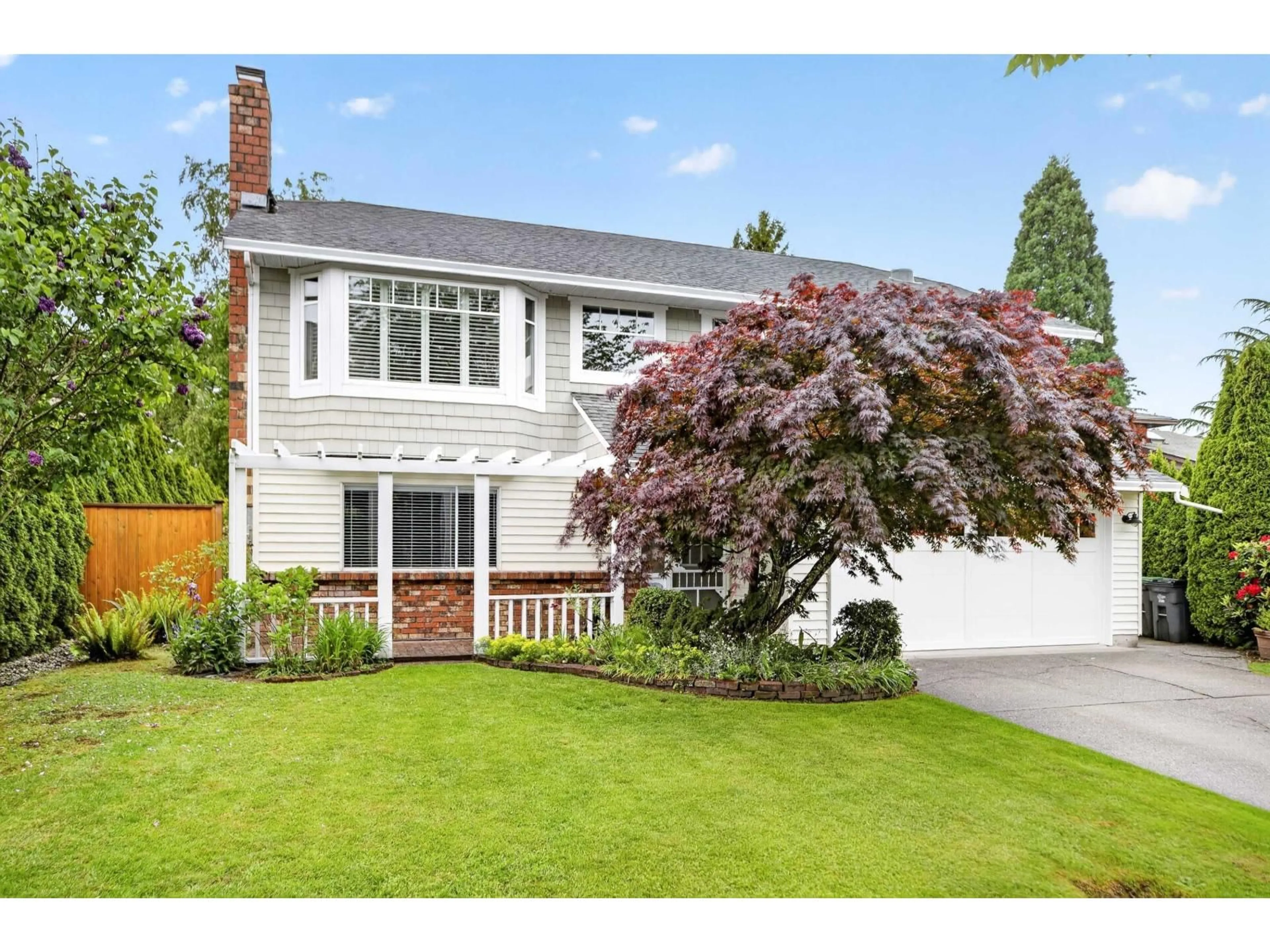 Home with vinyl exterior material, street for 1925 154A STREET, Surrey British Columbia V4A7S1