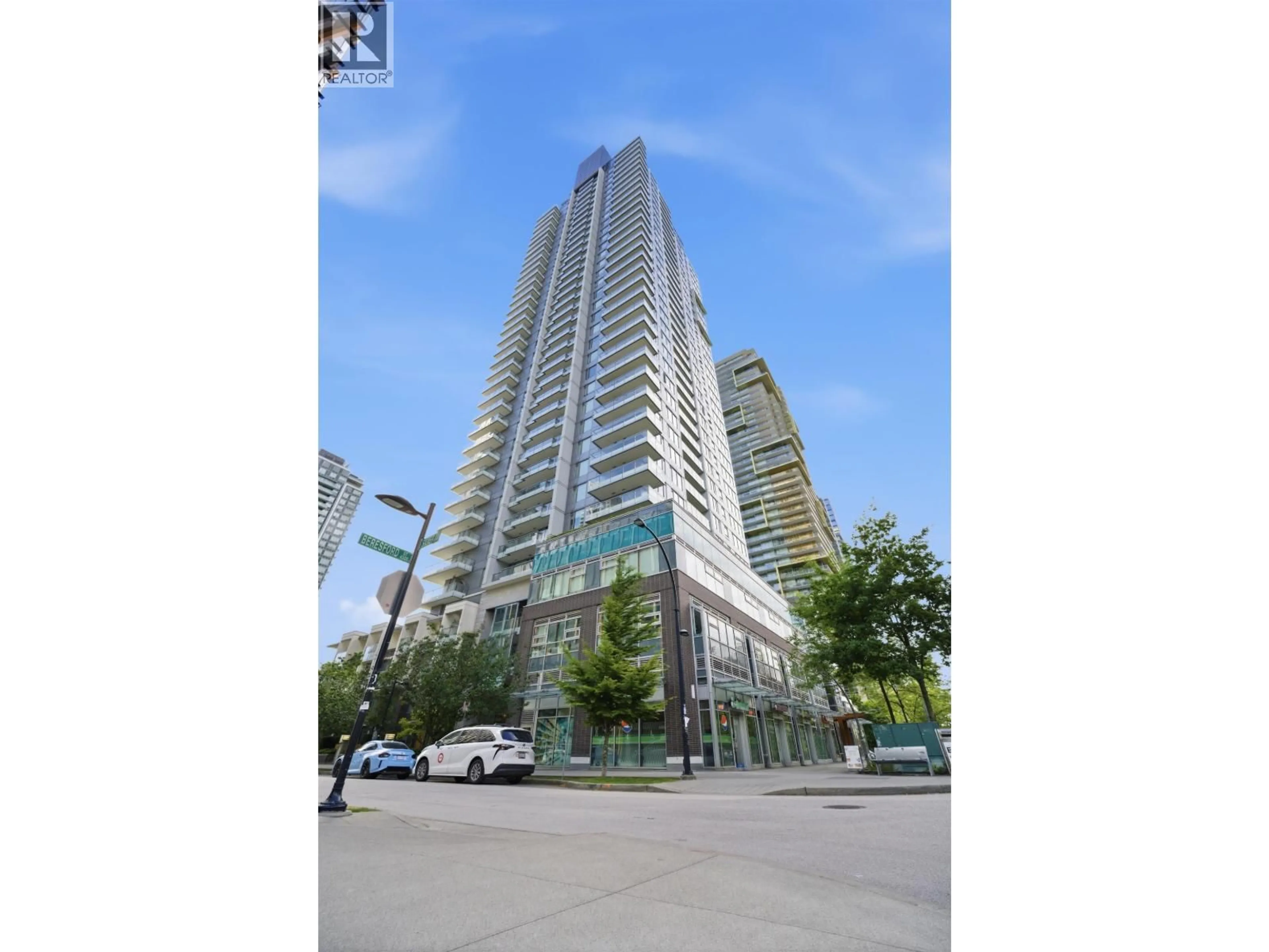 Indoor foyer for 1302 - 6333 SILVER AVENUE, Burnaby British Columbia V5H0C3