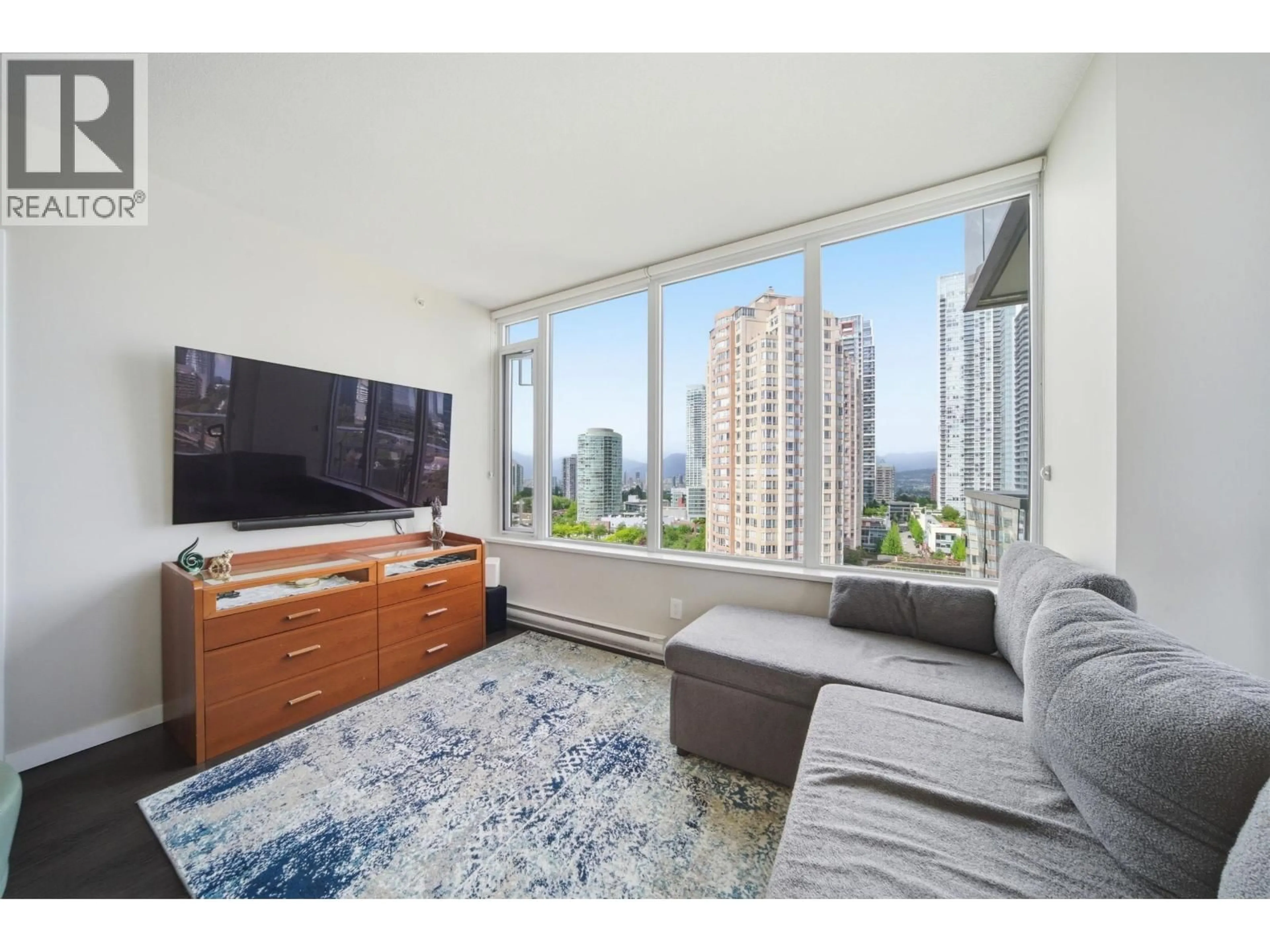 Living room with furniture, unknown for 1302 - 6333 SILVER AVENUE, Burnaby British Columbia V5H0C3