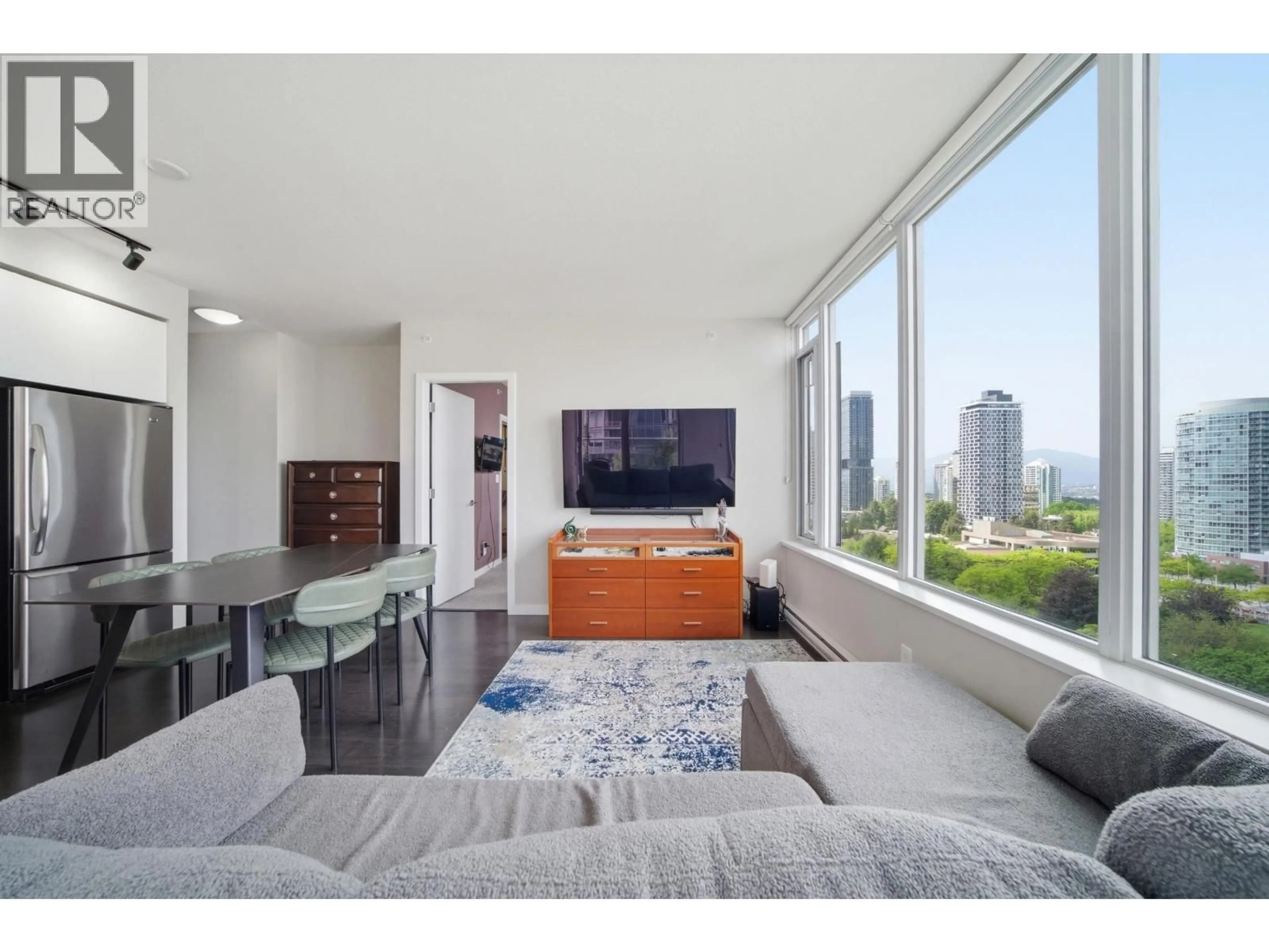 Living room with furniture, unknown for 1302 - 6333 SILVER AVENUE, Burnaby British Columbia V5H0C3