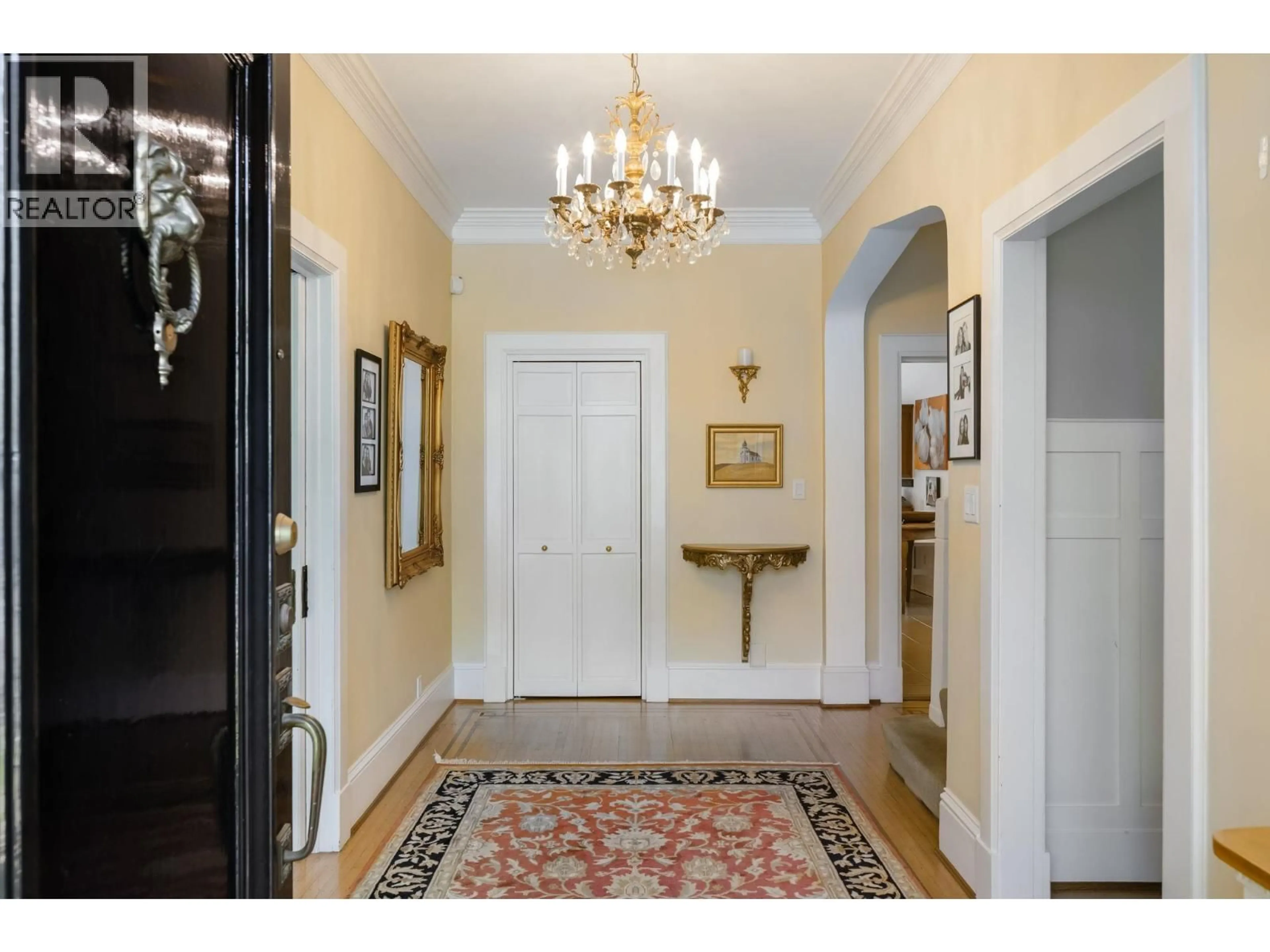 Indoor foyer for 5425 ANGUS DRIVE, Vancouver British Columbia V6M3N3