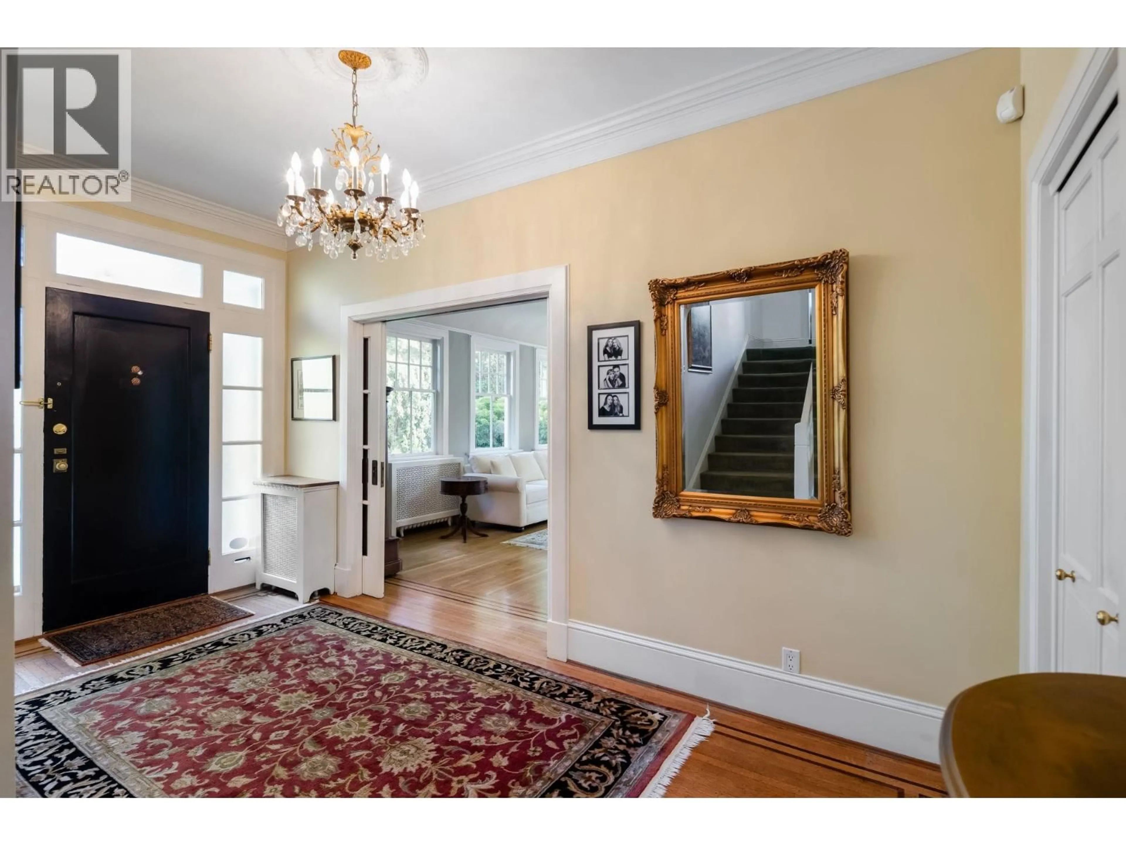 Indoor entryway for 5425 ANGUS DRIVE, Vancouver British Columbia V6M3N3