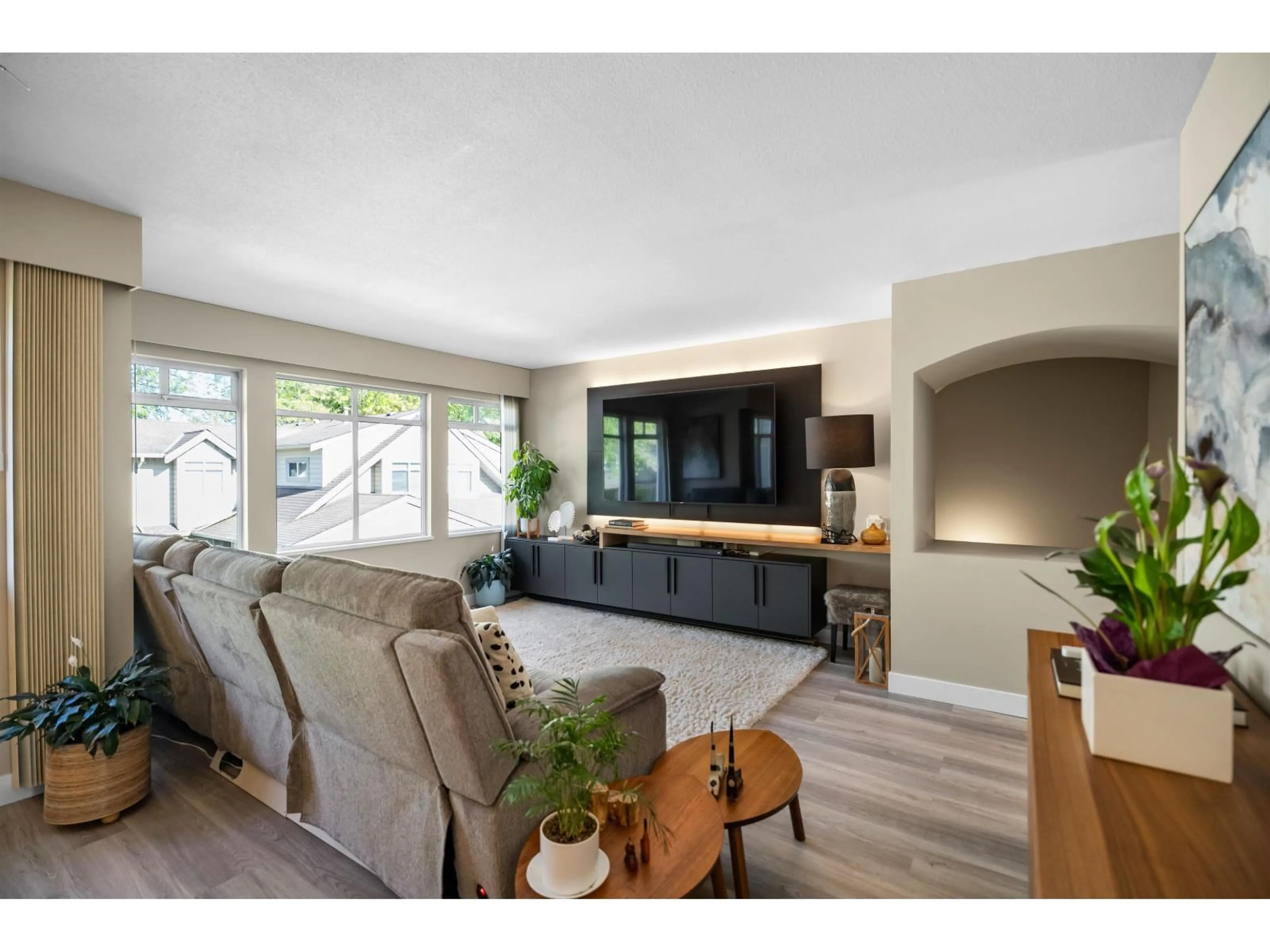 Living room with furniture, unknown for 43 - 10238 155A STREET, Surrey British Columbia V3R0V8