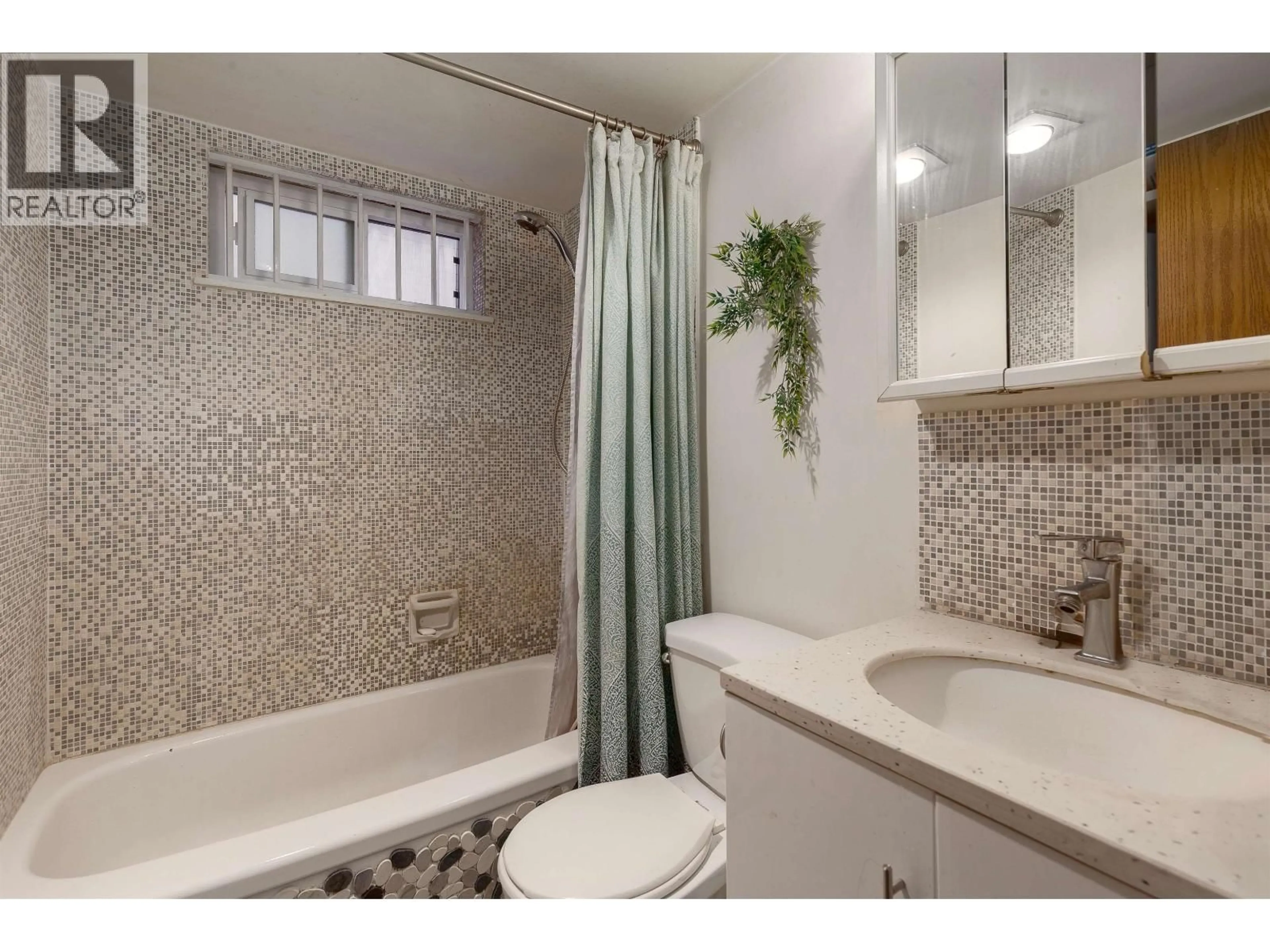 Standard bathroom, ceramic/tile floor for 102 - 2234 PRINCE ALBERT STREET, Vancouver British Columbia V5T4K9