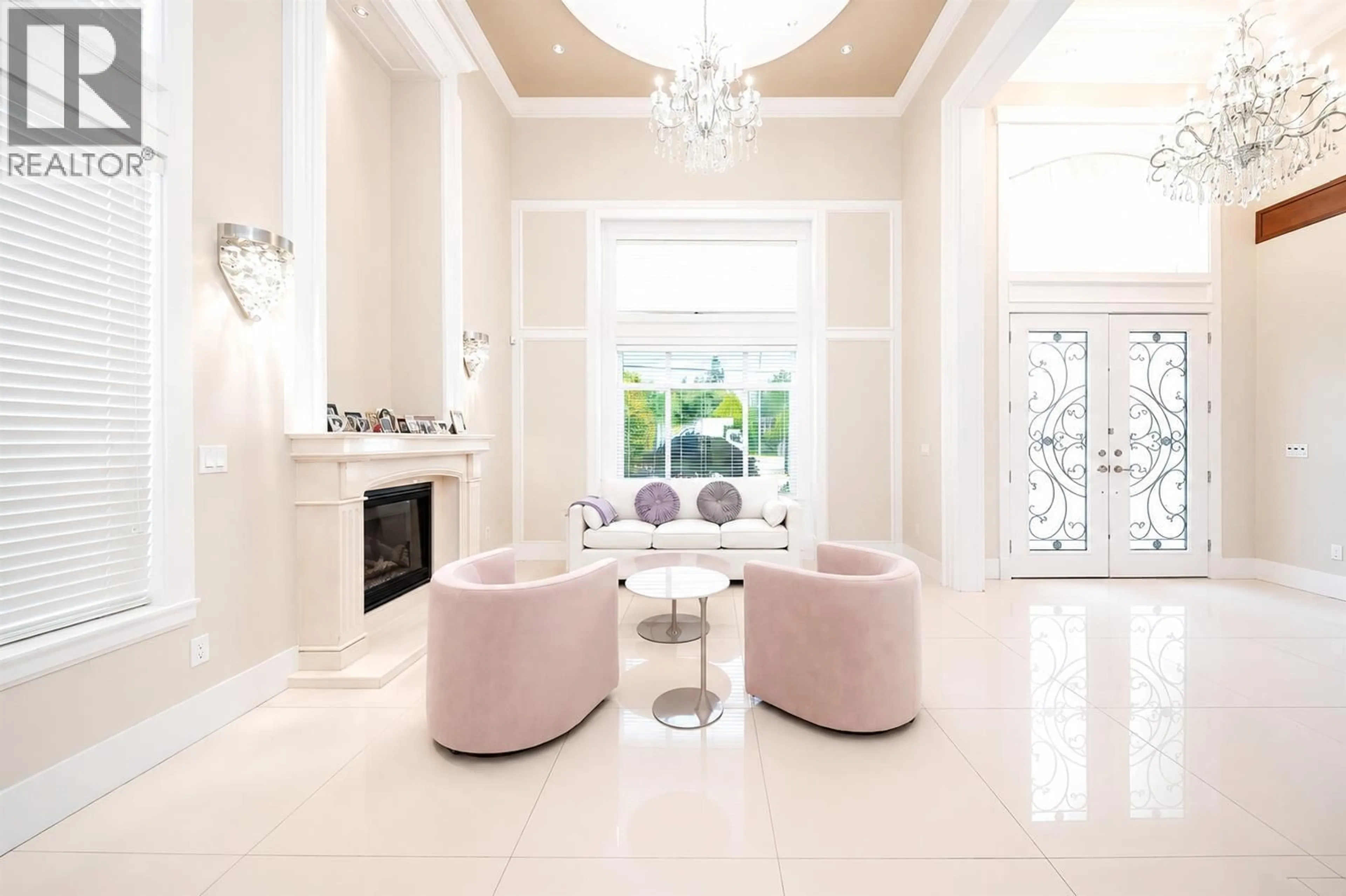 Lobby for 6160 GRANVILLE AVENUE, Richmond British Columbia V7C1G1