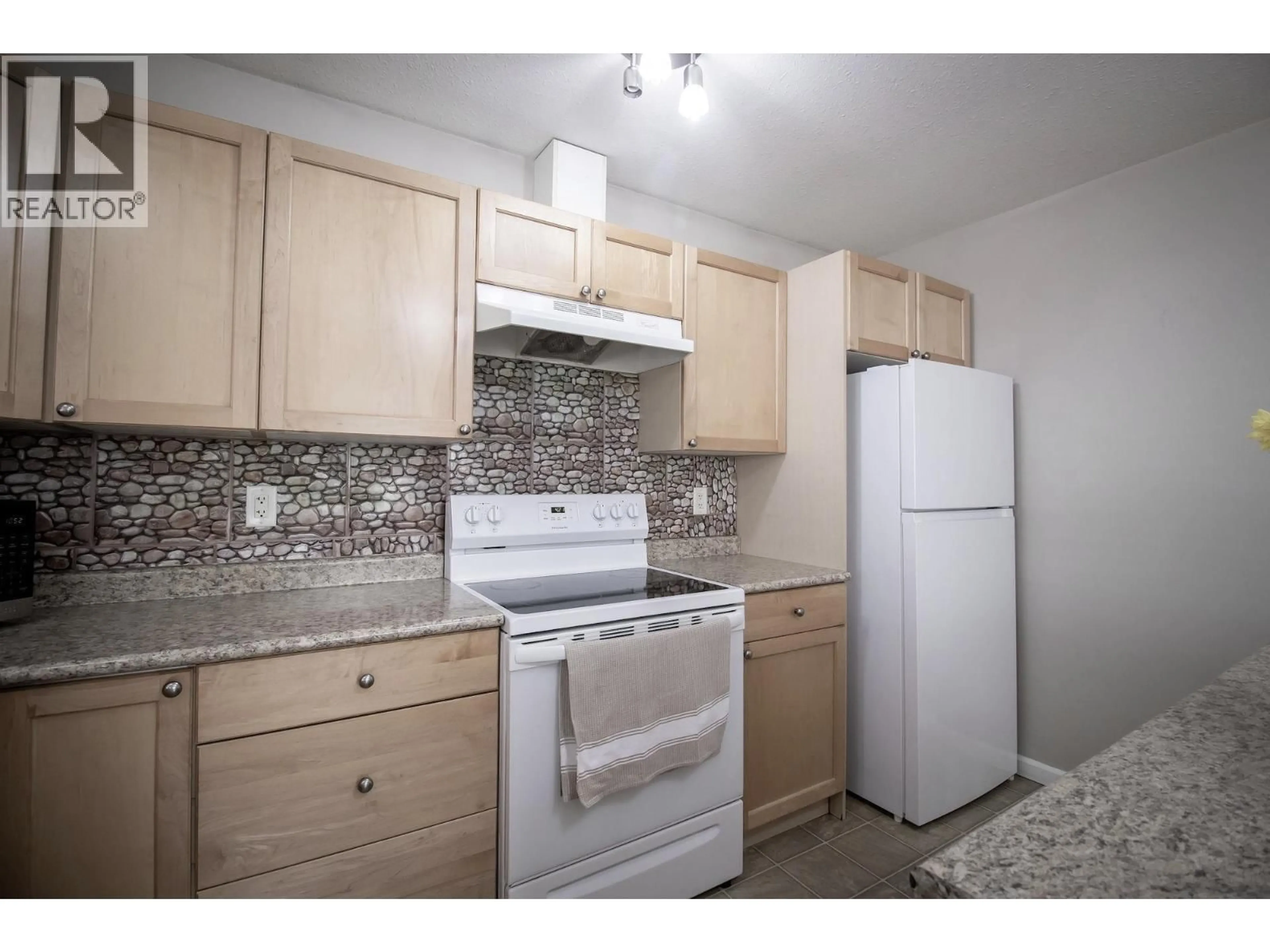Standard kitchen, unknown for 9905 81 STREET, Fort St. John British Columbia V1J6K4